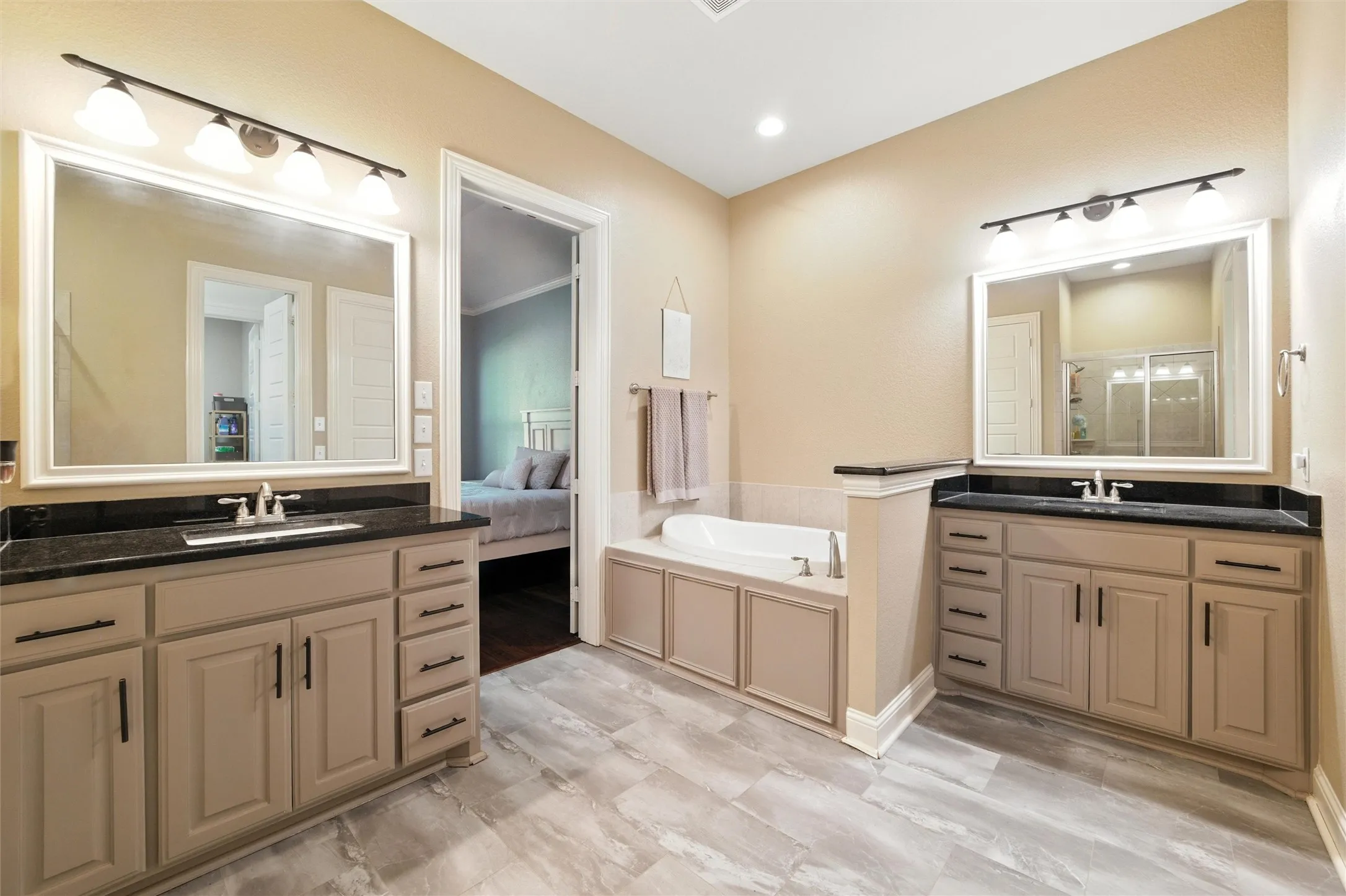 Single Family Residence For Sale in Ellis County , 103 Water Garden Drive, Waxahachie, Texas 75165, 5 Bedroom, 3 Bathroom, 3 Garage spaces, 2,940 Sqft, built in 2017, Price $599,000, mls#20982642, Real Estate Agent in Waxahachie, Homes For Sale in Ellis county, Homes For Sale in Waxahachie, Realtor in Waxahachie Texas, Real Estate Brokerage Independent Realty Texas, Luminita Cordes Realtor