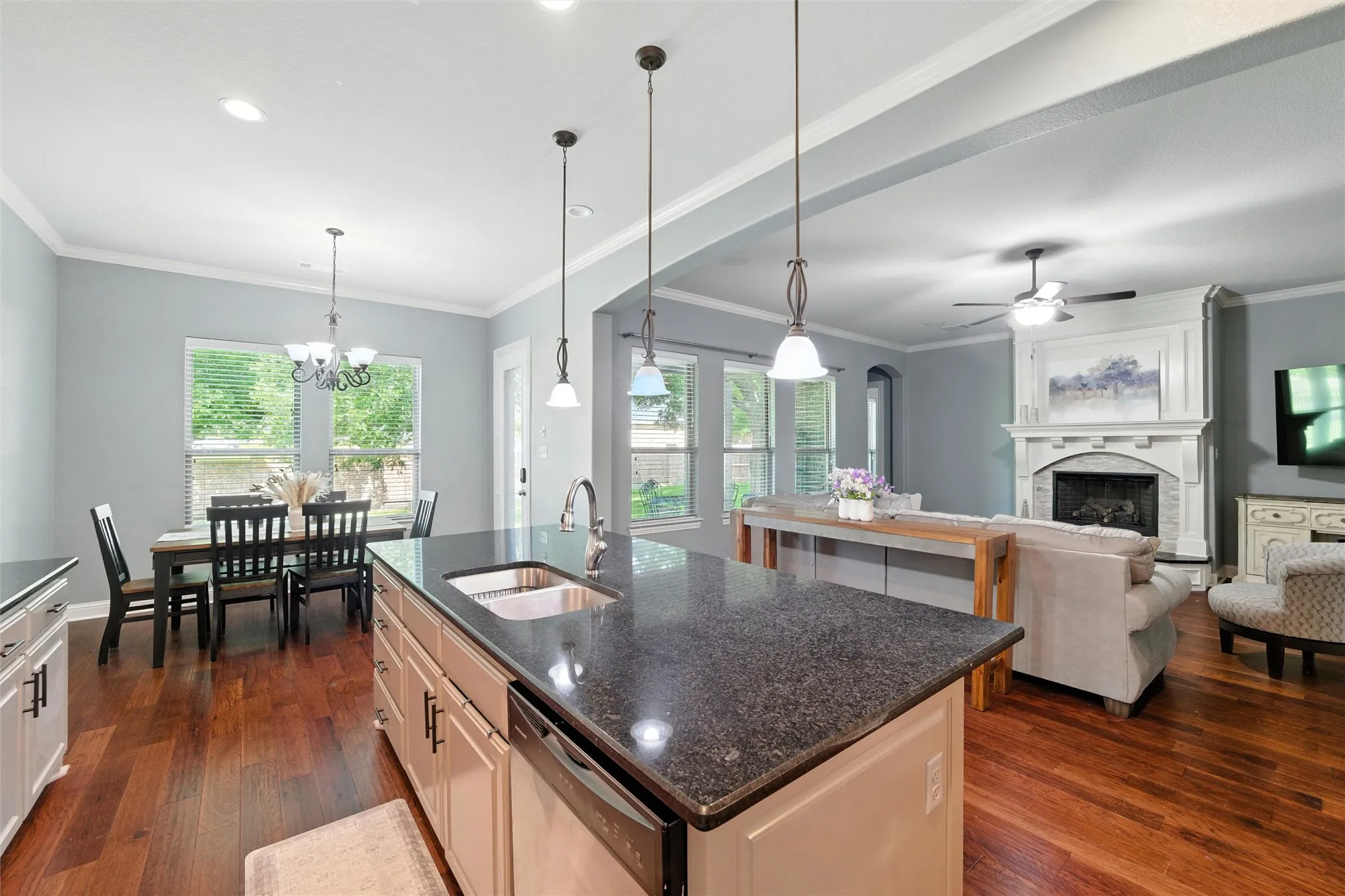 Single Family Residence For Sale in Ellis County , 103 Water Garden Drive, Waxahachie, Texas 75165, 5 Bedroom, 3 Bathroom, 3 Garage spaces, 2,940 Sqft, built in 2017, Price $599,000, mls#20982642, Real Estate Agent in Waxahachie, Homes For Sale in Ellis county, Homes For Sale in Waxahachie, Realtor in Waxahachie Texas, Real Estate Brokerage Independent Realty Texas, Luminita Cordes Realtor