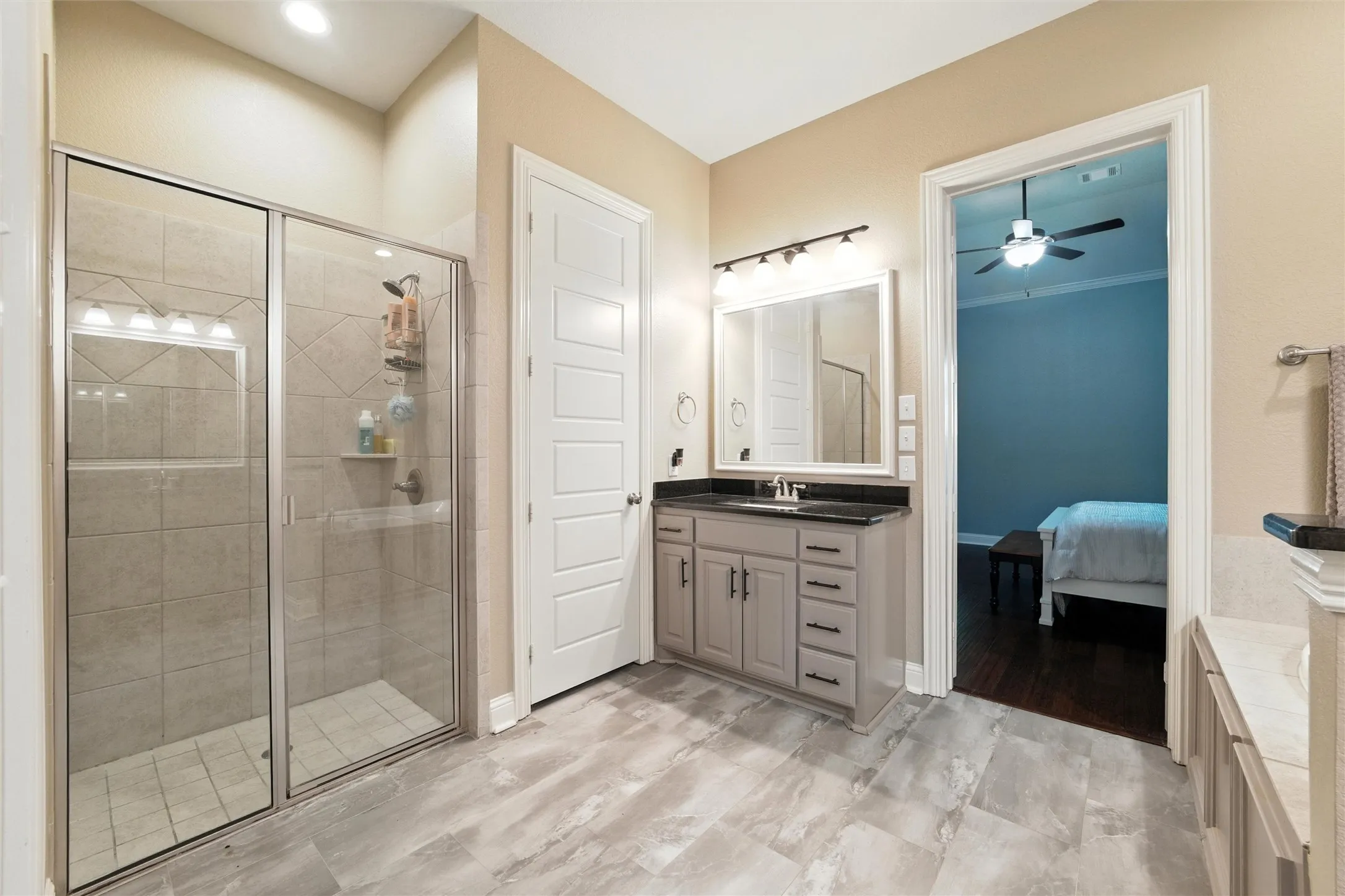 Single Family Residence For Sale in Ellis County , 103 Water Garden Drive, Waxahachie, Texas 75165, 5 Bedroom, 3 Bathroom, 3 Garage spaces, 2,940 Sqft, built in 2017, Price $599,000, mls#20982642, Real Estate Agent in Waxahachie, Homes For Sale in Ellis county, Homes For Sale in Waxahachie, Realtor in Waxahachie Texas, Real Estate Brokerage Independent Realty Texas, Luminita Cordes Realtor