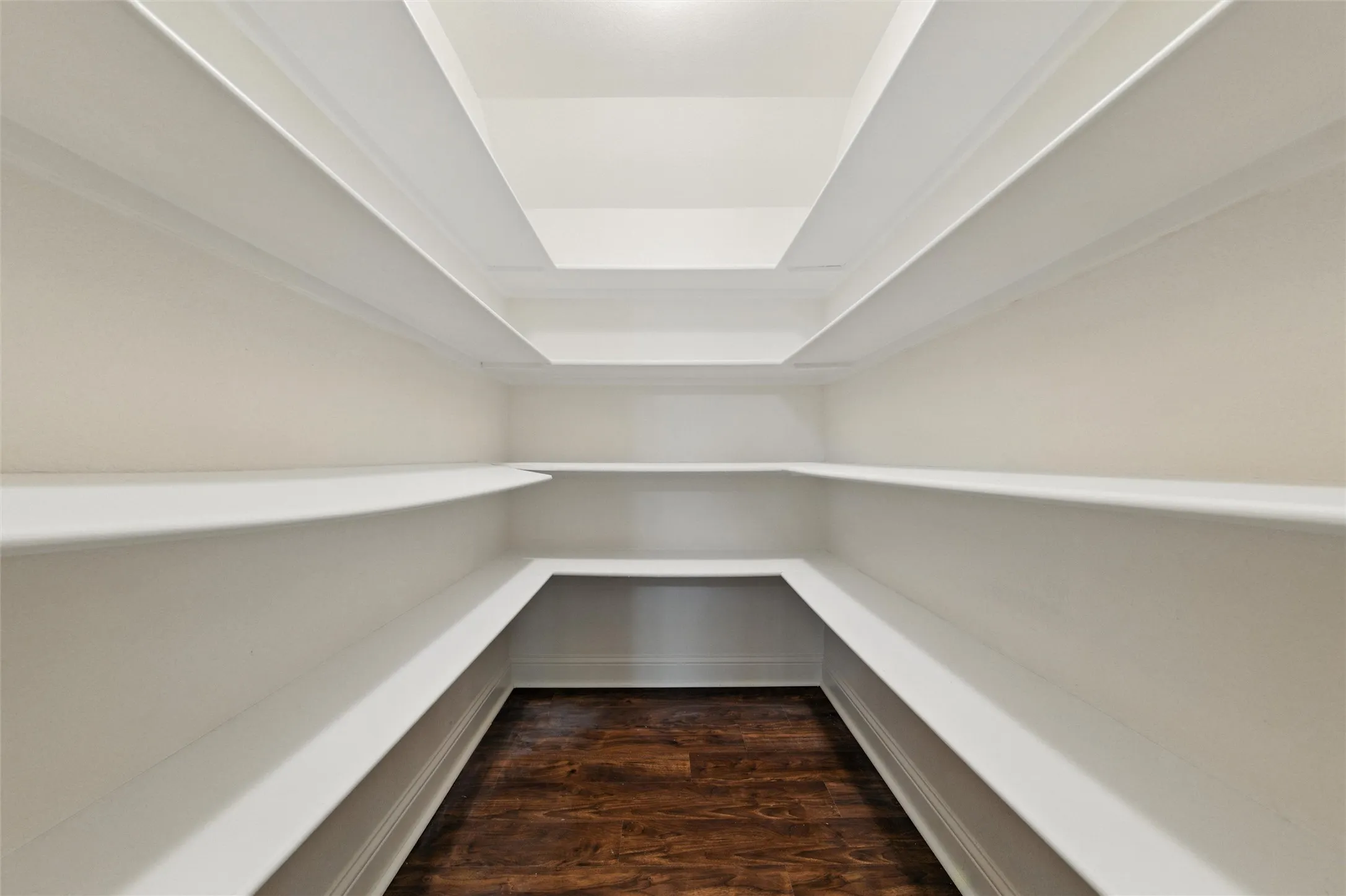Single Family Residence For Sale in Ellis County , 103 Water Garden Drive, Waxahachie, Texas 75165, 5 Bedroom, 3 Bathroom, 3 Garage spaces, 2,940 Sqft, built in 2017, Price $599,000, mls#20982642, Real Estate Agent in Waxahachie, Homes For Sale in Ellis county, Homes For Sale in Waxahachie, Realtor in Waxahachie Texas, Real Estate Brokerage Independent Realty Texas, Luminita Cordes Realtor