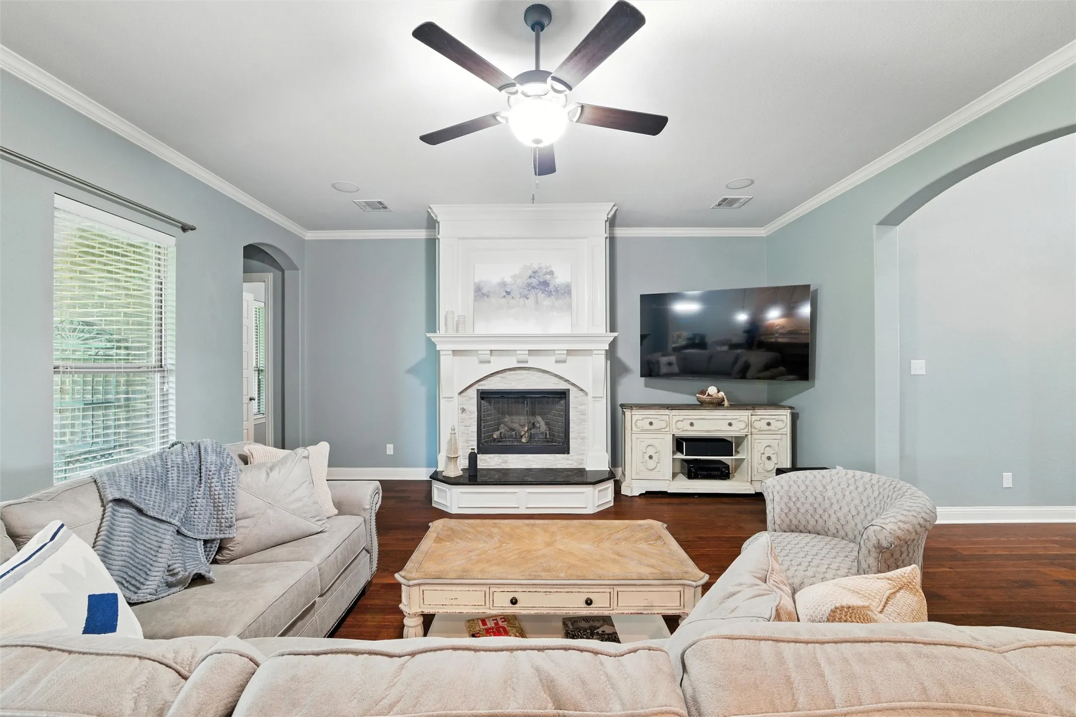 Single Family Residence For Sale in Ellis County , 103 Water Garden Drive, Waxahachie, Texas 75165, 5 Bedroom, 3 Bathroom, 3 Garage spaces, 2,940 Sqft, built in 2017, Price $599,000, mls#20982642, Real Estate Agent in Waxahachie, Homes For Sale in Ellis county, Homes For Sale in Waxahachie, Realtor in Waxahachie Texas, Real Estate Brokerage Independent Realty Texas, Luminita Cordes Realtor
