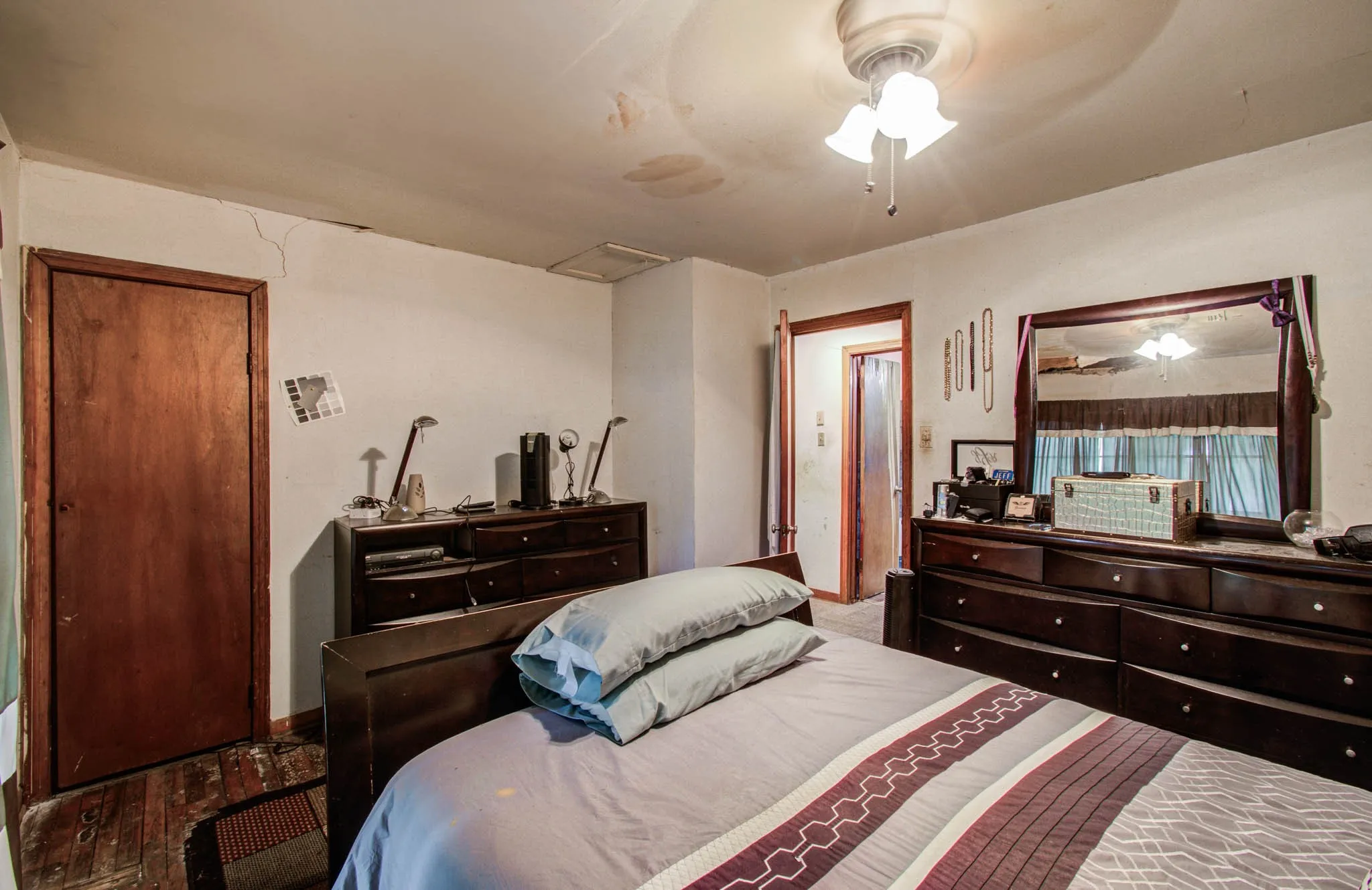 Single Family Residence For Sale in Harris County , 3917 Majestic Street, Houston, Texas 77026, 3 Bedrooms, 1 Bathroom, Garage spaces, 1,420 Sqft, built in 1957, Price $130,000, mls#20982687, Real Estate Agent in Houston, Homes For Sale in Harris county, Homes For Sale in Houston, Realtor in Houston Texas, Real Estate Brokerage Independent Realty Texas, Luminita Cordes Realtor