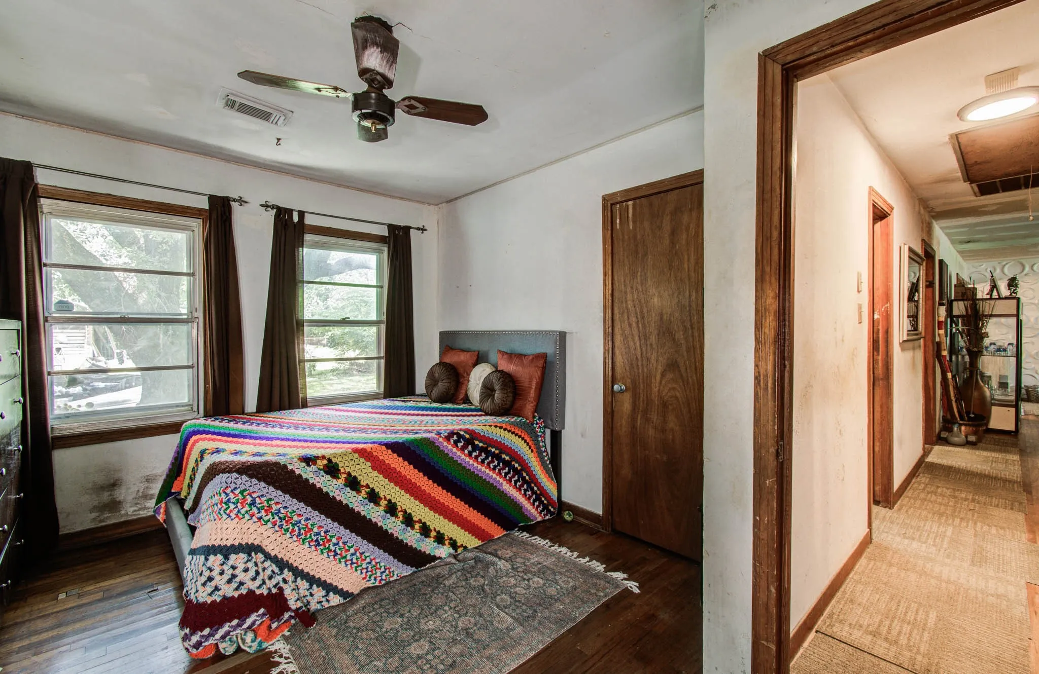Single Family Residence For Sale in Harris County , 3917 Majestic Street, Houston, Texas 77026, 3 Bedrooms, 1 Bathroom, Garage spaces, 1,420 Sqft, built in 1957, Price $130,000, mls#20982687, Real Estate Agent in Houston, Homes For Sale in Harris county, Homes For Sale in Houston, Realtor in Houston Texas, Real Estate Brokerage Independent Realty Texas, Luminita Cordes Realtor