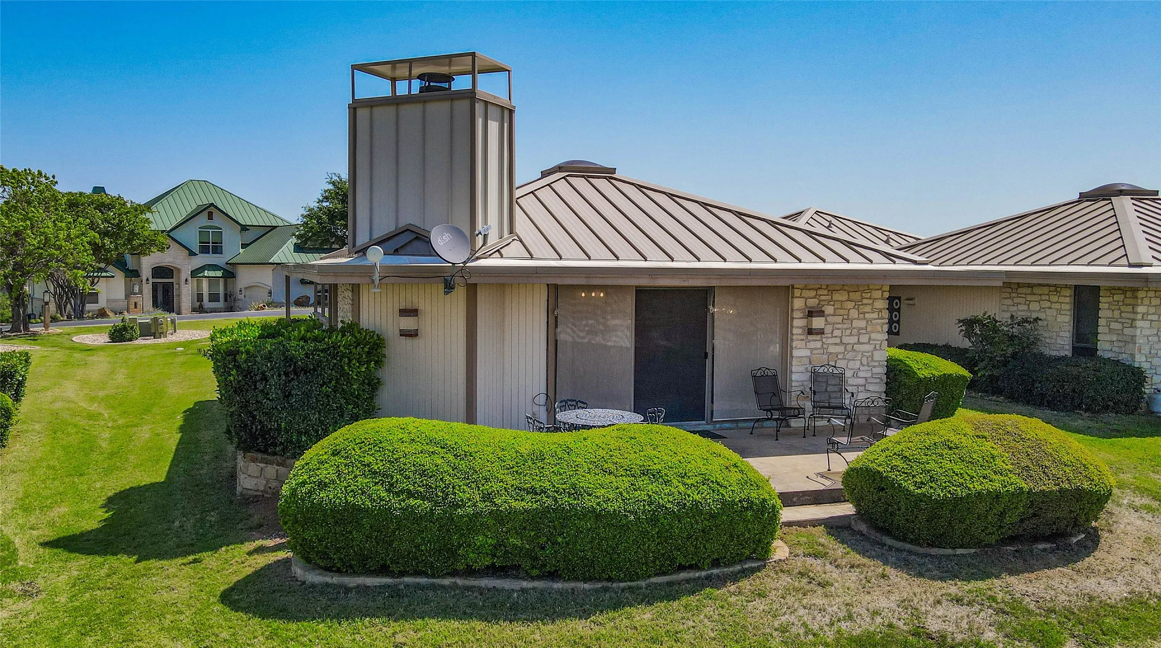 Townhouse For Sale in Llano County , 1406 Broken Hills Drive #14, Horseshoe Bay, Texas 78657, 2 Bedrooms, 2 Bathrooms, 1 Garage spaces, 1,443 Sqft, built in 1981, Preowned, Price $365,000, mls#20975067, Real Estate Agent in Horseshoe Bay, Homes For Sale in Llano county, Homes For Sale in Horseshoe Bay, Realtor in Horseshoe Bay Texas, Real Estate Brokerage Independent Realty Texas, Luminita Cordes Realtor