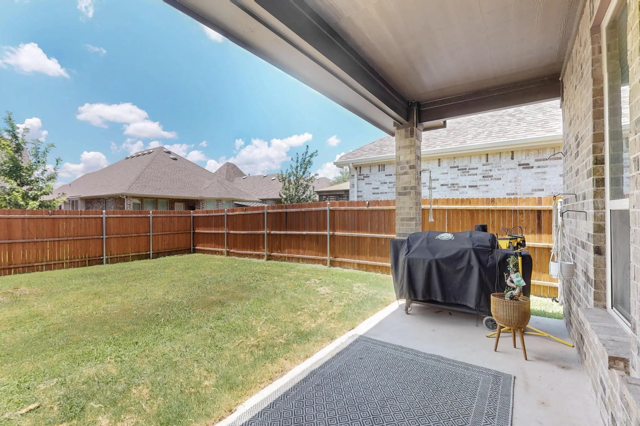 Single Family Residence For Sale in Parker County , 14837 Gentry Drive, Aledo, Texas 76008, 4 Bedroom, 3 Bathroom, 2 Garage spaces, 2,908 Sqft, built in 2019, Preowned, mls#20981540, Real Estate Agent in Aledo, Homes For Sale in Parker county, Homes For Sale in Aledo, Realtor in Aledo Texas, Real Estate Brokerage Independent Realty Texas, Luminita Cordes Realtor