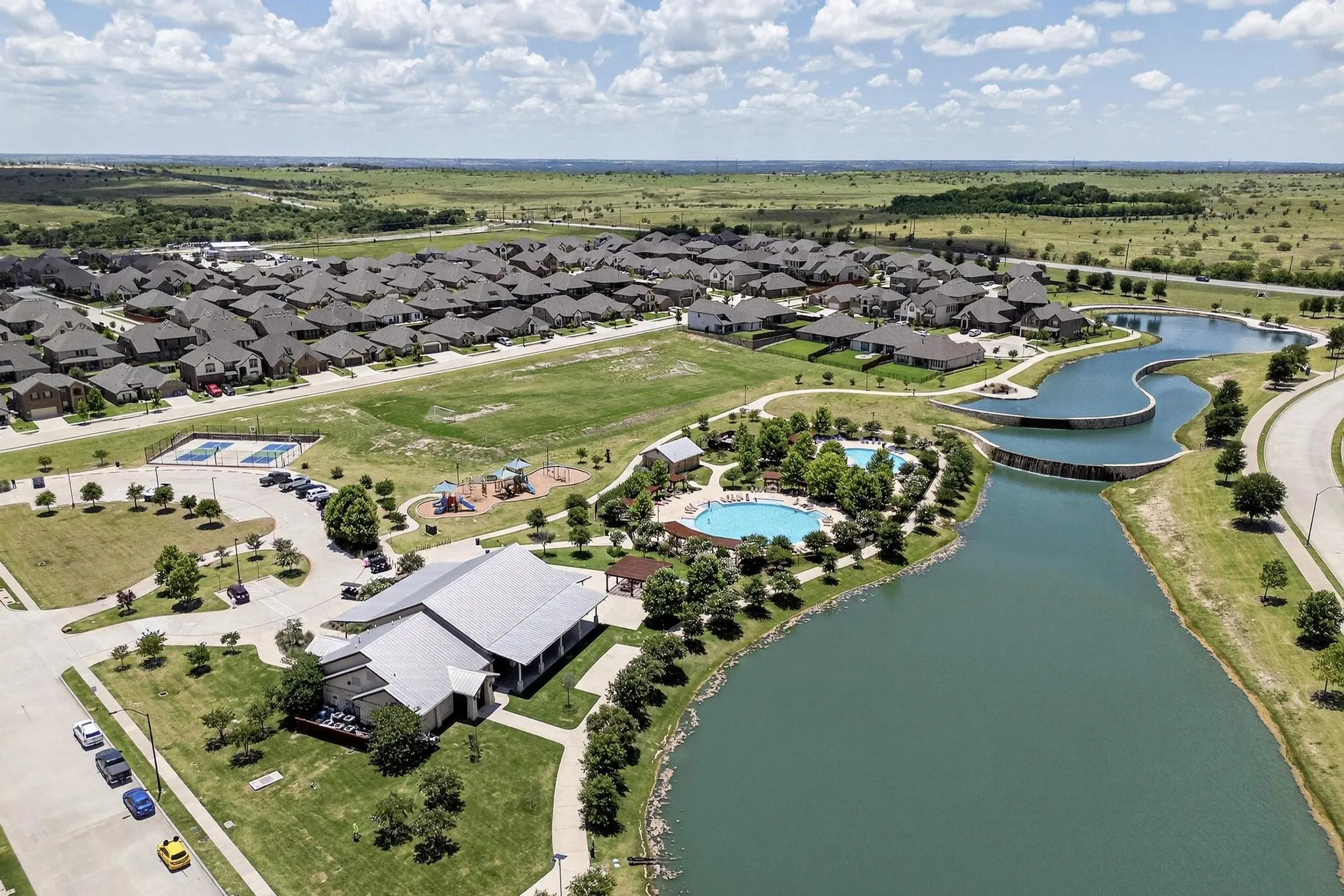 Single Family Residence For Sale in Parker County , 14837 Gentry Drive, Aledo, Texas 76008, 4 Bedroom, 3 Bathroom, 2 Garage spaces, 2,908 Sqft, built in 2019, Preowned, mls#20981540, Real Estate Agent in Aledo, Homes For Sale in Parker county, Homes For Sale in Aledo, Realtor in Aledo Texas, Real Estate Brokerage Independent Realty Texas, Luminita Cordes Realtor