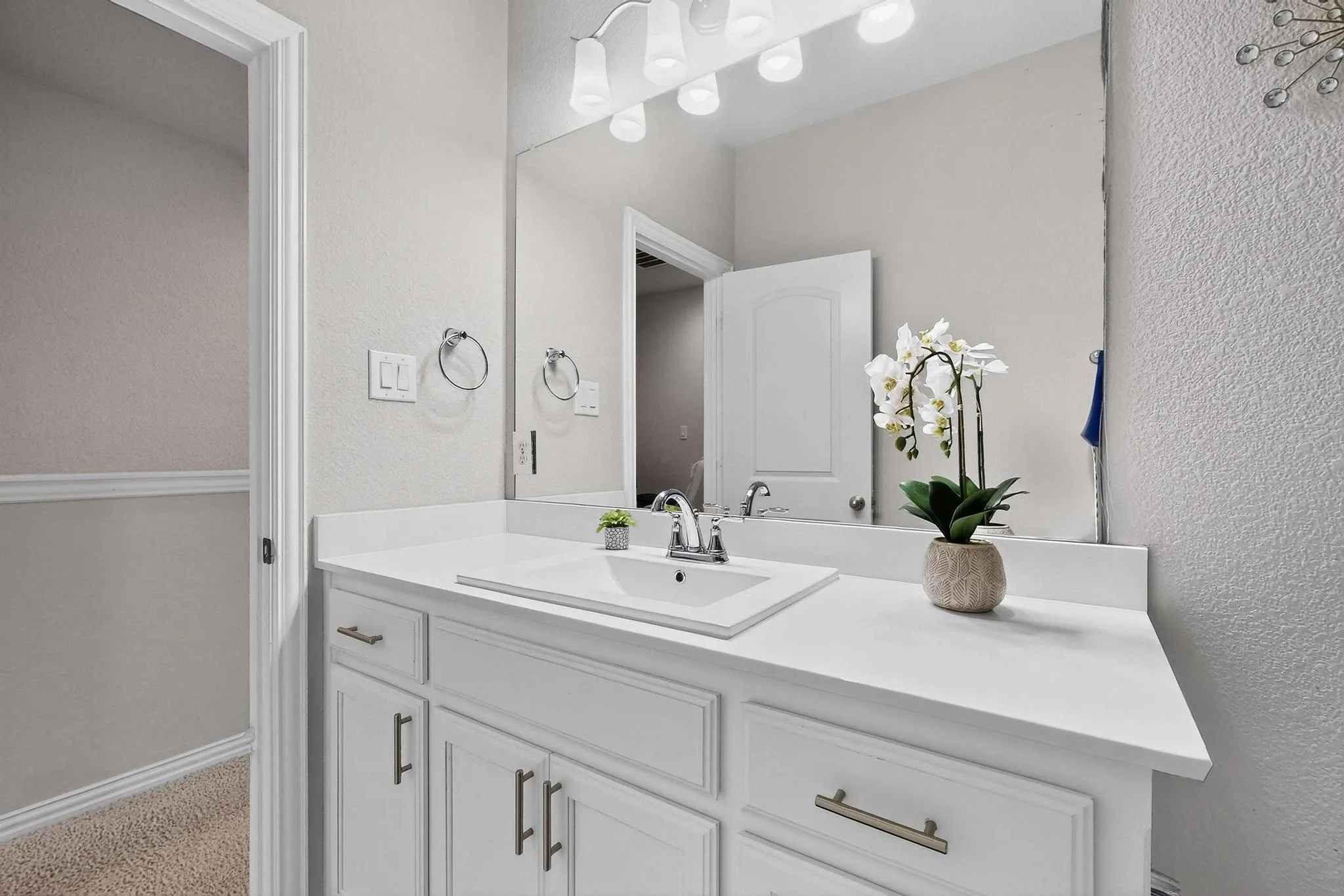 Single Family Residence For Sale in Parker County , 14837 Gentry Drive, Aledo, Texas 76008, 4 Bedroom, 3 Bathroom, 2 Garage spaces, 2,908 Sqft, built in 2019, Preowned, mls#20981540, Real Estate Agent in Aledo, Homes For Sale in Parker county, Homes For Sale in Aledo, Realtor in Aledo Texas, Real Estate Brokerage Independent Realty Texas, Luminita Cordes Realtor