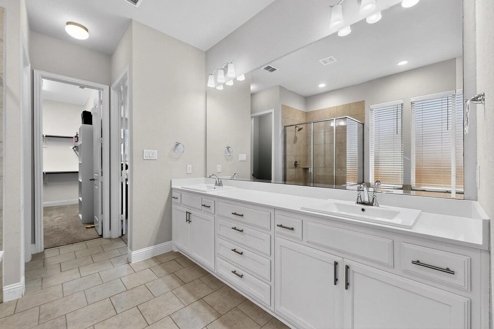 Single Family Residence For Sale in Parker County , 14837 Gentry Drive, Aledo, Texas 76008, 4 Bedroom, 3 Bathroom, 2 Garage spaces, 2,908 Sqft, built in 2019, Preowned, mls#20981540, Real Estate Agent in Aledo, Homes For Sale in Parker county, Homes For Sale in Aledo, Realtor in Aledo Texas, Real Estate Brokerage Independent Realty Texas, Luminita Cordes Realtor
