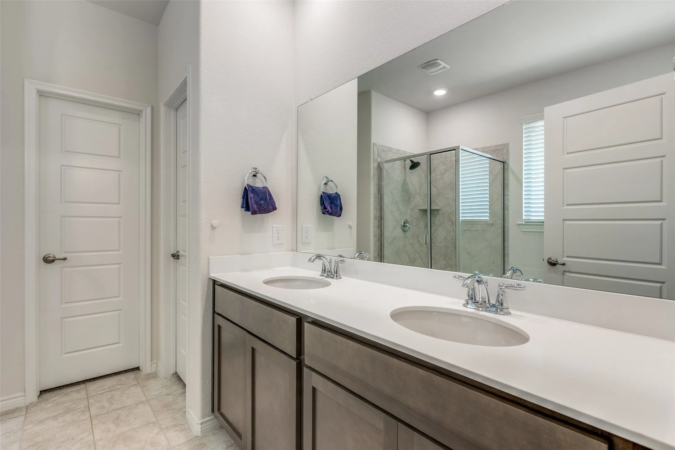 Single Family Residence For Sale in Collin County , 2836 Franklin Drive, Celina, Texas 75009, 3 Bedrooms, 2 Bathrooms, 2 Garage spaces, 1,602 Sqft, built in 2020, Preowned, Price $335,000, mls#20982867, Real Estate Agent in Celina, Homes For Sale in Collin county, Homes For Sale in Celina, Realtor in Celina Texas, Real Estate Brokerage Independent Realty Texas, Luminita Cordes Realtor
