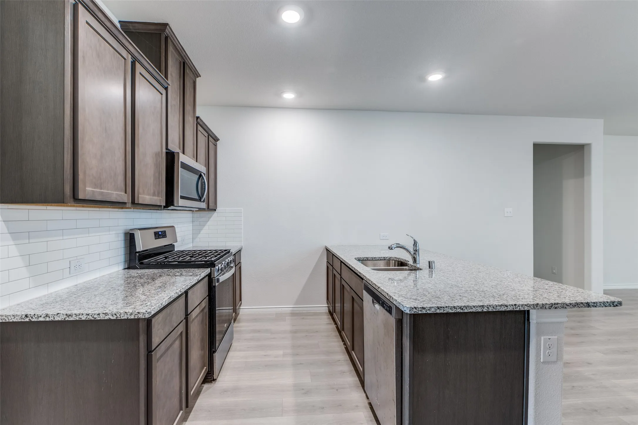 Single Family Residence For Sale in Collin County , 2836 Franklin Drive, Celina, Texas 75009, 3 Bedrooms, 2 Bathrooms, 2 Garage spaces, 1,602 Sqft, built in 2020, Preowned, Price $335,000, mls#20982867, Real Estate Agent in Celina, Homes For Sale in Collin county, Homes For Sale in Celina, Realtor in Celina Texas, Real Estate Brokerage Independent Realty Texas, Luminita Cordes Realtor
