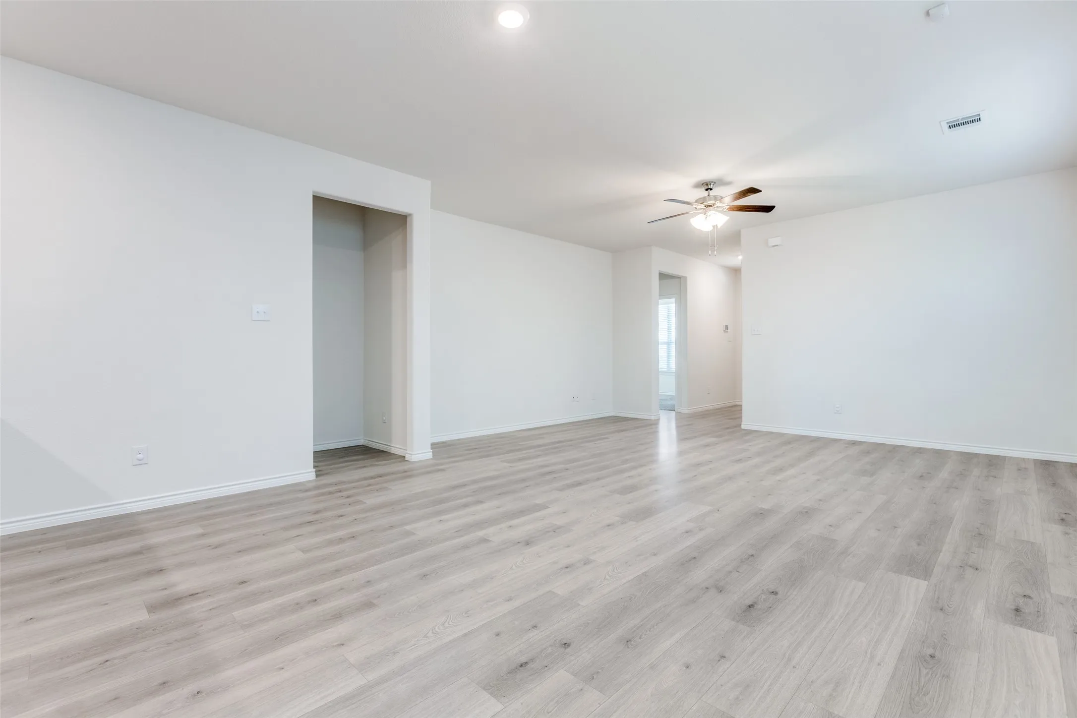 Single Family Residence For Sale in Collin County , 2836 Franklin Drive, Celina, Texas 75009, 3 Bedrooms, 2 Bathrooms, 2 Garage spaces, 1,602 Sqft, built in 2020, Preowned, Price $335,000, mls#20982867, Real Estate Agent in Celina, Homes For Sale in Collin county, Homes For Sale in Celina, Realtor in Celina Texas, Real Estate Brokerage Independent Realty Texas, Luminita Cordes Realtor