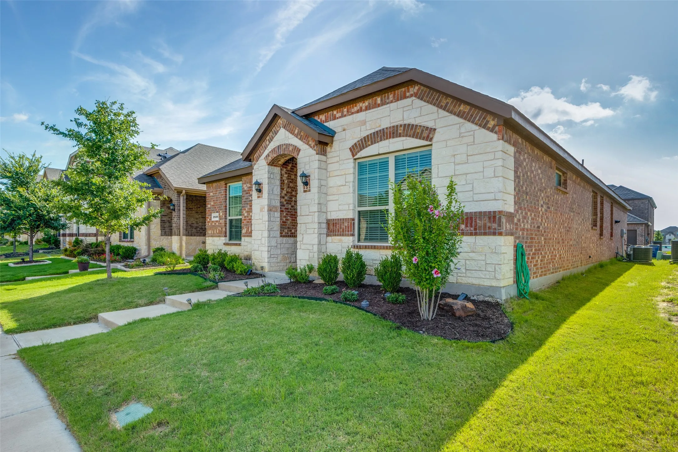 Single Family Residence For Sale in Collin County , 2836 Franklin Drive, Celina, Texas 75009, 3 Bedrooms, 2 Bathrooms, 2 Garage spaces, 1,602 Sqft, built in 2020, Preowned, Price $335,000, mls#20982867, Real Estate Agent in Celina, Homes For Sale in Collin county, Homes For Sale in Celina, Realtor in Celina Texas, Real Estate Brokerage Independent Realty Texas, Luminita Cordes Realtor