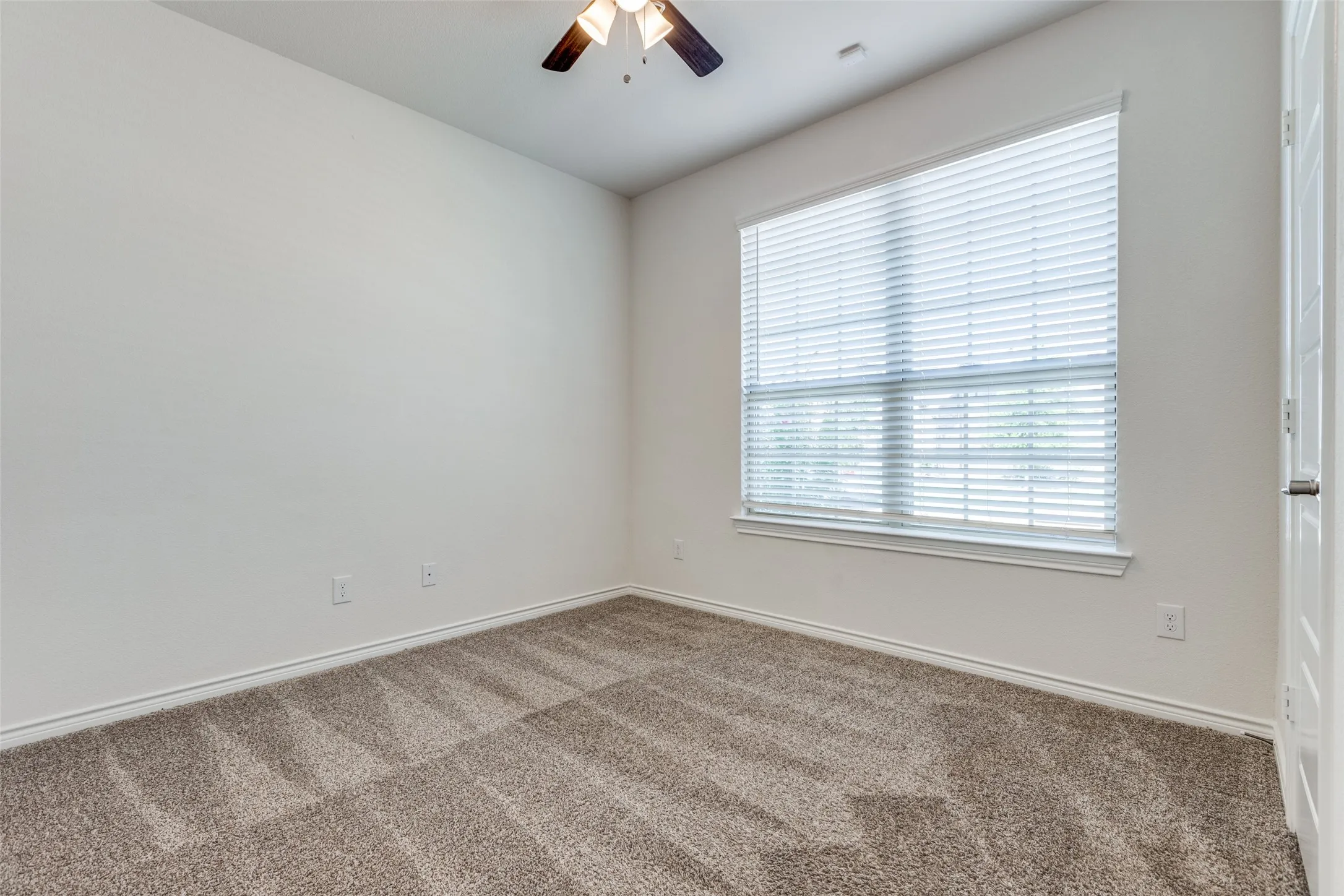 Single Family Residence For Sale in Collin County , 2836 Franklin Drive, Celina, Texas 75009, 3 Bedrooms, 2 Bathrooms, 2 Garage spaces, 1,602 Sqft, built in 2020, Preowned, Price $335,000, mls#20982867, Real Estate Agent in Celina, Homes For Sale in Collin county, Homes For Sale in Celina, Realtor in Celina Texas, Real Estate Brokerage Independent Realty Texas, Luminita Cordes Realtor