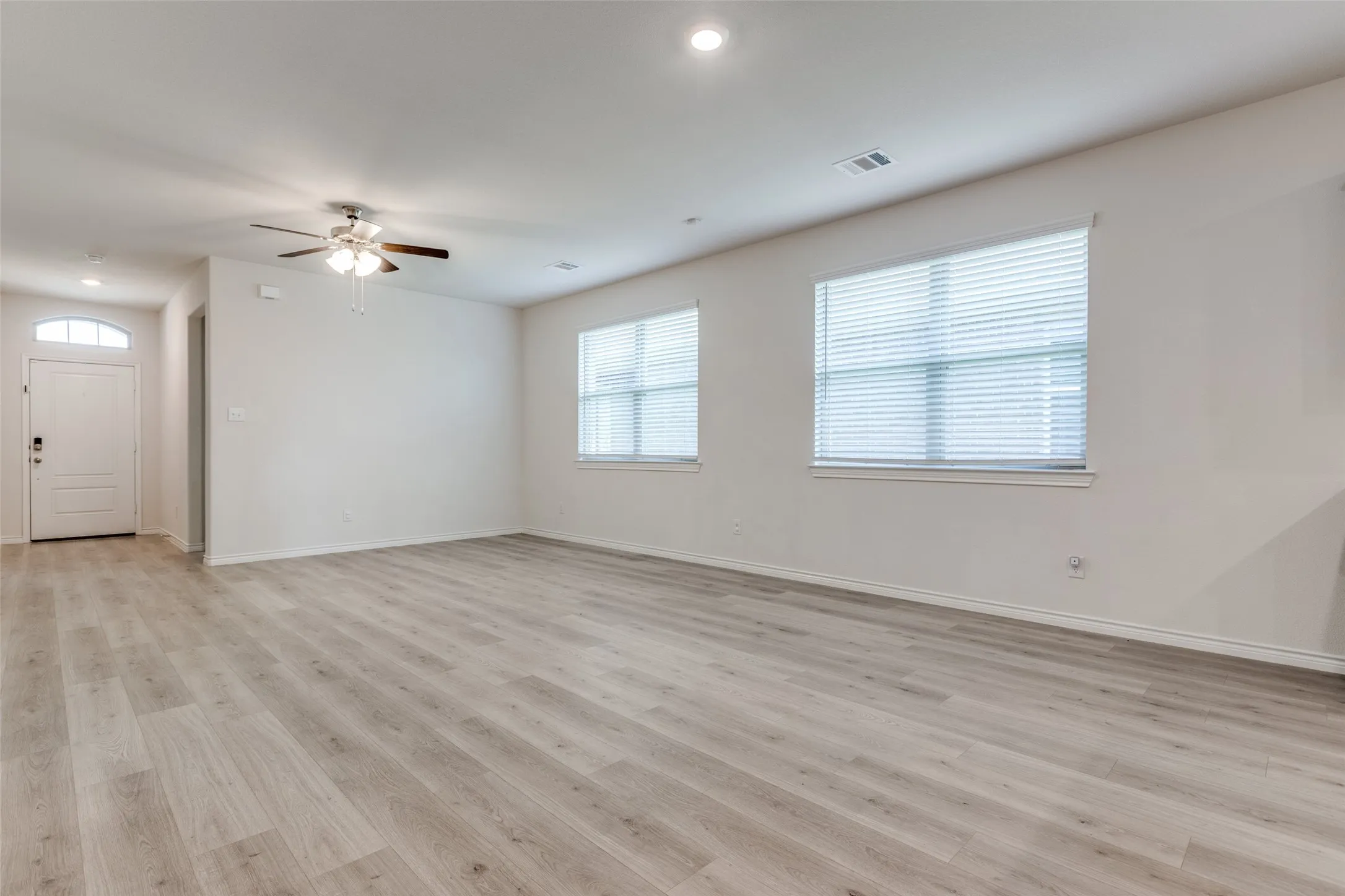 Single Family Residence For Sale in Collin County , 2836 Franklin Drive, Celina, Texas 75009, 3 Bedrooms, 2 Bathrooms, 2 Garage spaces, 1,602 Sqft, built in 2020, Preowned, Price $335,000, mls#20982867, Real Estate Agent in Celina, Homes For Sale in Collin county, Homes For Sale in Celina, Realtor in Celina Texas, Real Estate Brokerage Independent Realty Texas, Luminita Cordes Realtor
