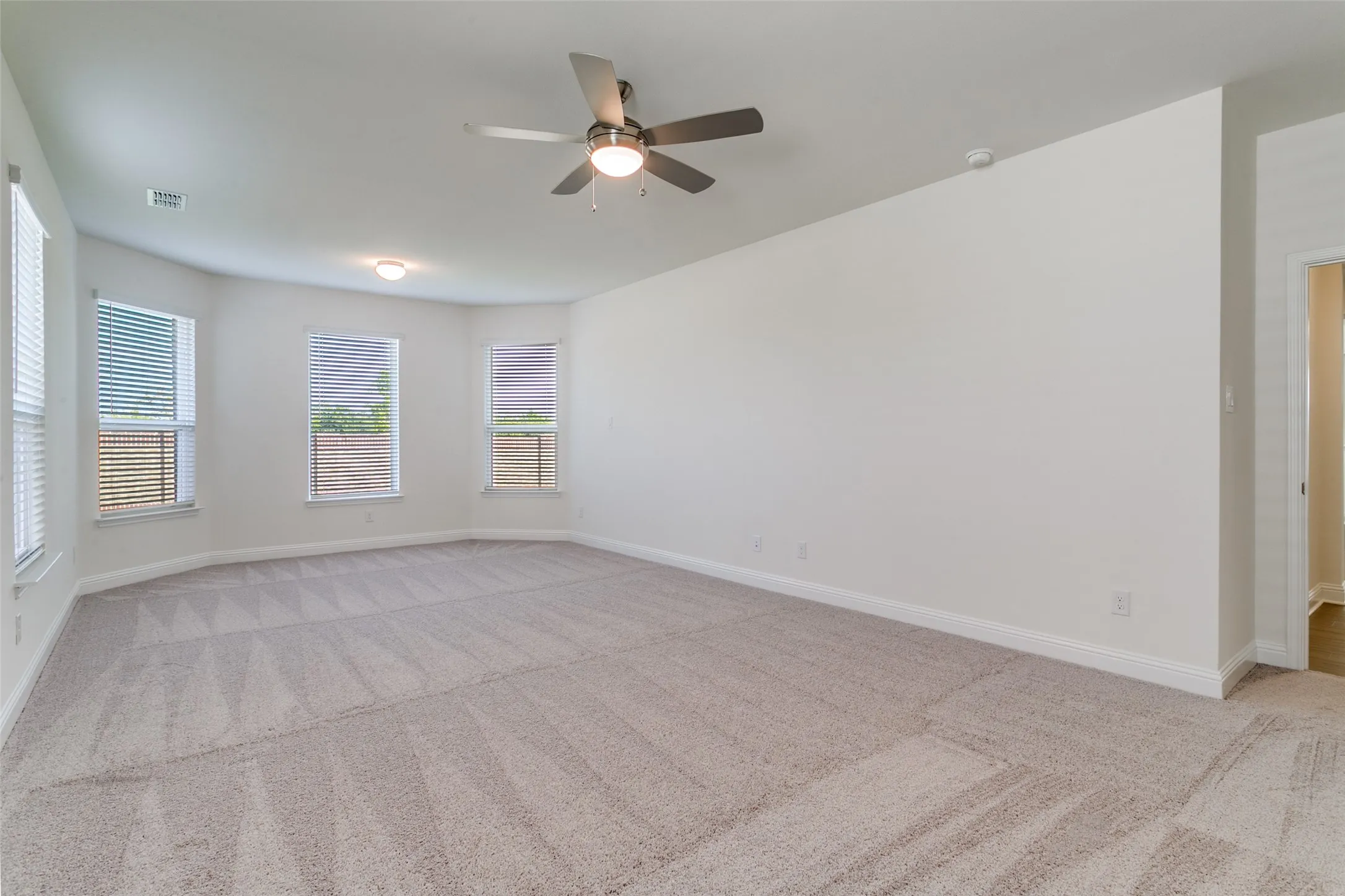 Single Family Residence For Sale in Denton County , 102 Hudson Lane, Justin, Texas 76247, 4 Bedroom, 3 Bathroom, 2 Garage spaces, 2,663 Sqft, built in 2025, New Construction - Complete, mls#20983441, Real Estate Agent in Justin, Homes For Sale in Denton county, Homes For Sale in Justin, Realtor in Justin Texas, Real Estate Brokerage Independent Realty Texas, Luminita Cordes Realtor