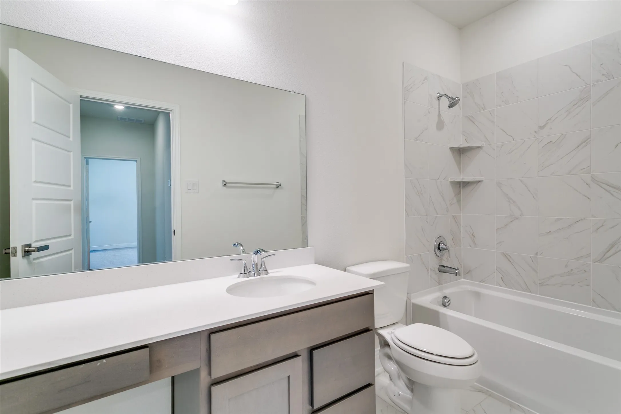 Single Family Residence For Sale in Denton County , 102 Hudson Lane, Justin, Texas 76247, 4 Bedroom, 3 Bathroom, 2 Garage spaces, 2,663 Sqft, built in 2025, New Construction - Complete, mls#20983441, Real Estate Agent in Justin, Homes For Sale in Denton county, Homes For Sale in Justin, Realtor in Justin Texas, Real Estate Brokerage Independent Realty Texas, Luminita Cordes Realtor