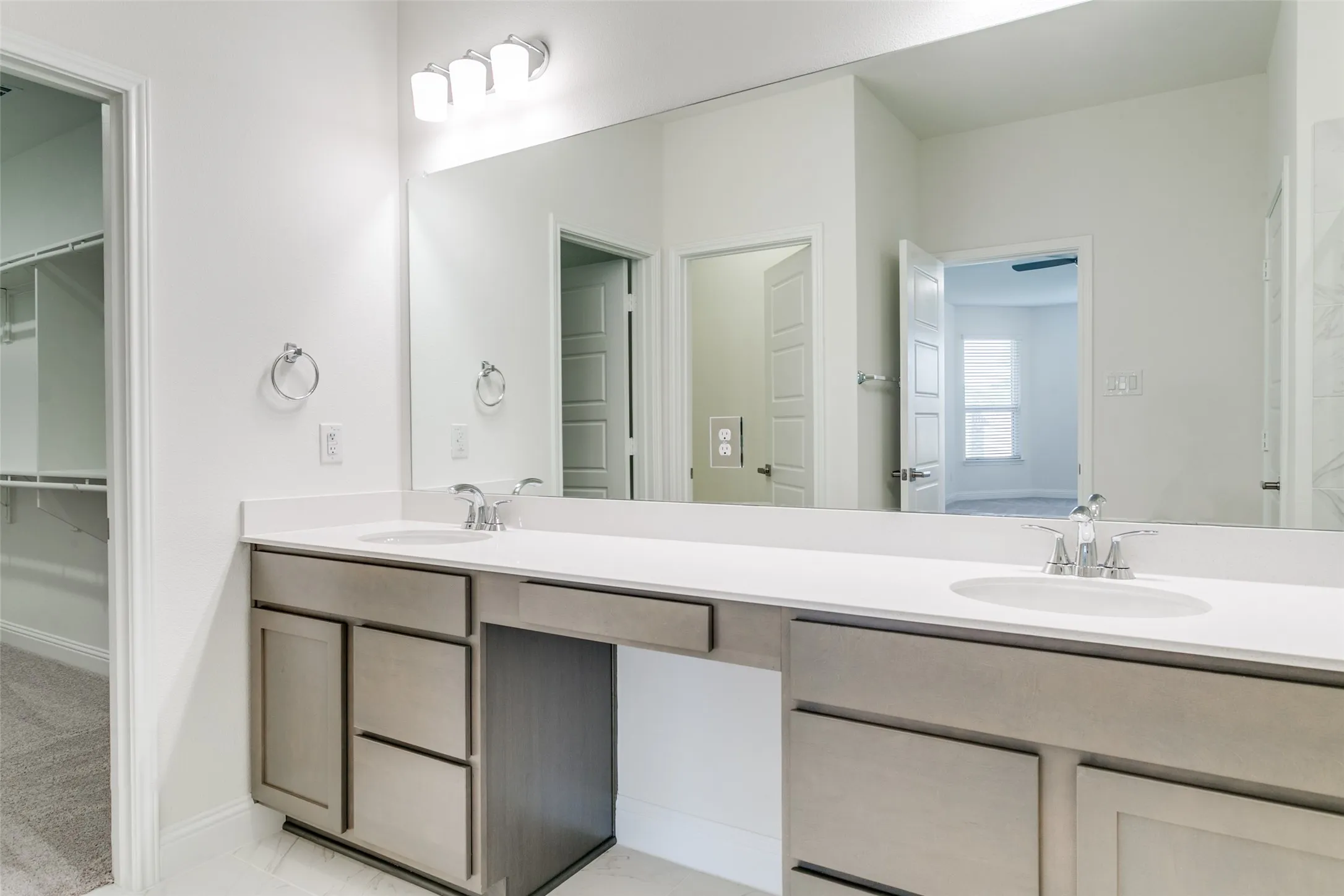 Single Family Residence For Sale in Denton County , 102 Hudson Lane, Justin, Texas 76247, 4 Bedroom, 3 Bathroom, 2 Garage spaces, 2,663 Sqft, built in 2025, New Construction - Complete, mls#20983441, Real Estate Agent in Justin, Homes For Sale in Denton county, Homes For Sale in Justin, Realtor in Justin Texas, Real Estate Brokerage Independent Realty Texas, Luminita Cordes Realtor