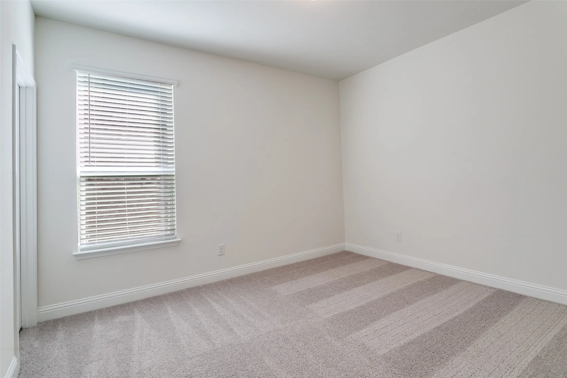 Single Family Residence For Sale in Denton County , 102 Hudson Lane, Justin, Texas 76247, 4 Bedroom, 3 Bathroom, 2 Garage spaces, 2,663 Sqft, built in 2025, New Construction - Complete, mls#20983441, Real Estate Agent in Justin, Homes For Sale in Denton county, Homes For Sale in Justin, Realtor in Justin Texas, Real Estate Brokerage Independent Realty Texas, Luminita Cordes Realtor