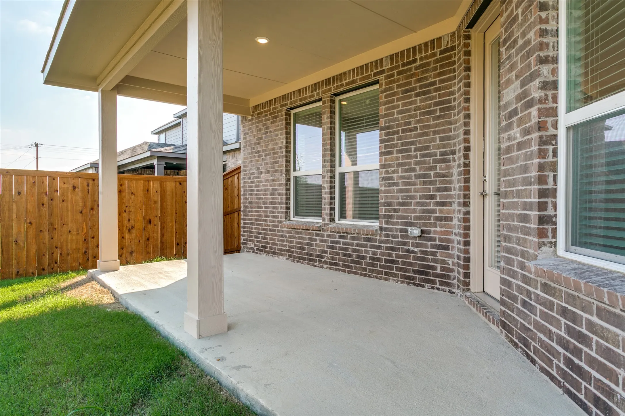 Single Family Residence For Sale in Denton County , 102 Hudson Lane, Justin, Texas 76247, 4 Bedroom, 3 Bathroom, 2 Garage spaces, 2,663 Sqft, built in 2025, New Construction - Complete, mls#20983441, Real Estate Agent in Justin, Homes For Sale in Denton county, Homes For Sale in Justin, Realtor in Justin Texas, Real Estate Brokerage Independent Realty Texas, Luminita Cordes Realtor