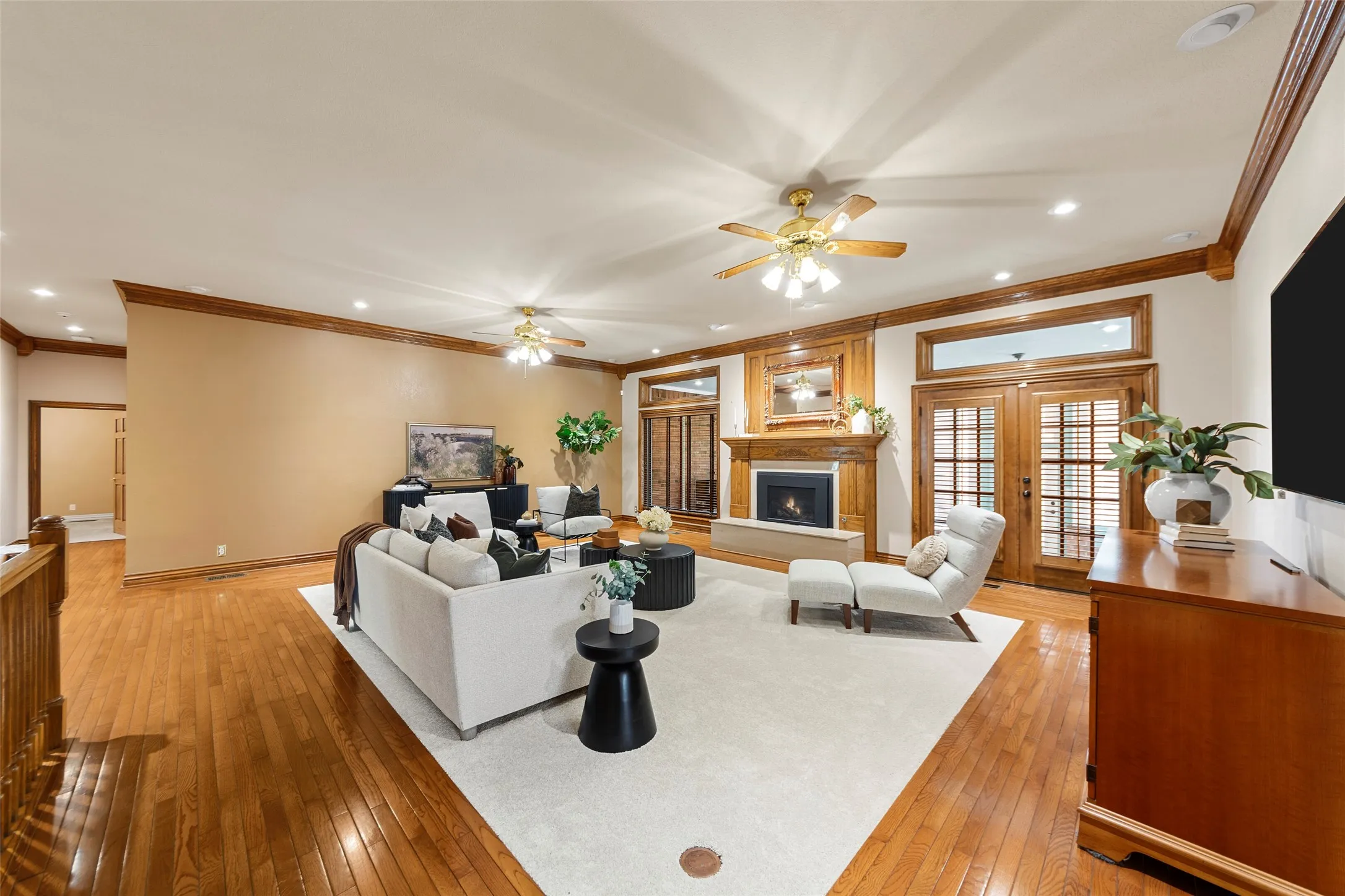 Single Family Residence For Sale in Grayson County , 207 Baker Park Drive, Sherman, Texas 75092, 4 Bedrooms, 5 Bathrooms, 3 Garage spaces, 6,273 Sqft, built in 1999, Price $890,000, mls#20973755, Real Estate Agent in Sherman, Homes For Sale in Grayson county, Homes For Sale in Sherman, Realtor in Sherman Texas, Real Estate Brokerage Independent Realty Texas, Luminita Cordes Realtor