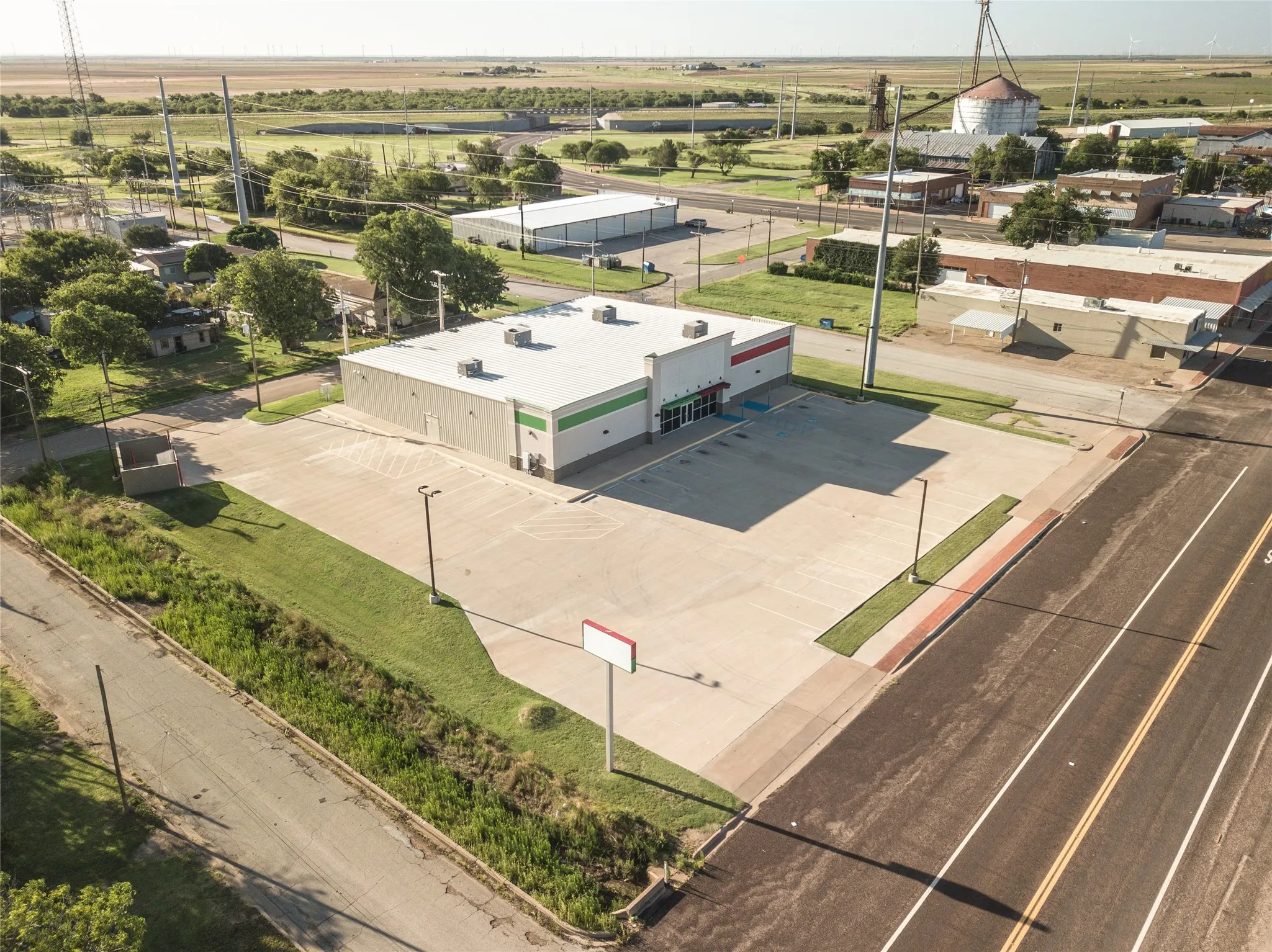 Retail For Sale in Knox County , 302 N Birch Avenue, Munday, Texas 76371, 0, 0, Garage spaces, 0 Sqft, built in 2021, Preowned, mls#20983977, Real Estate Agent in Munday, Homes For Sale in Knox county, Homes For Sale in Munday, Realtor in Munday Texas, Real Estate Brokerage Independent Realty Texas, Luminita Cordes Realtor