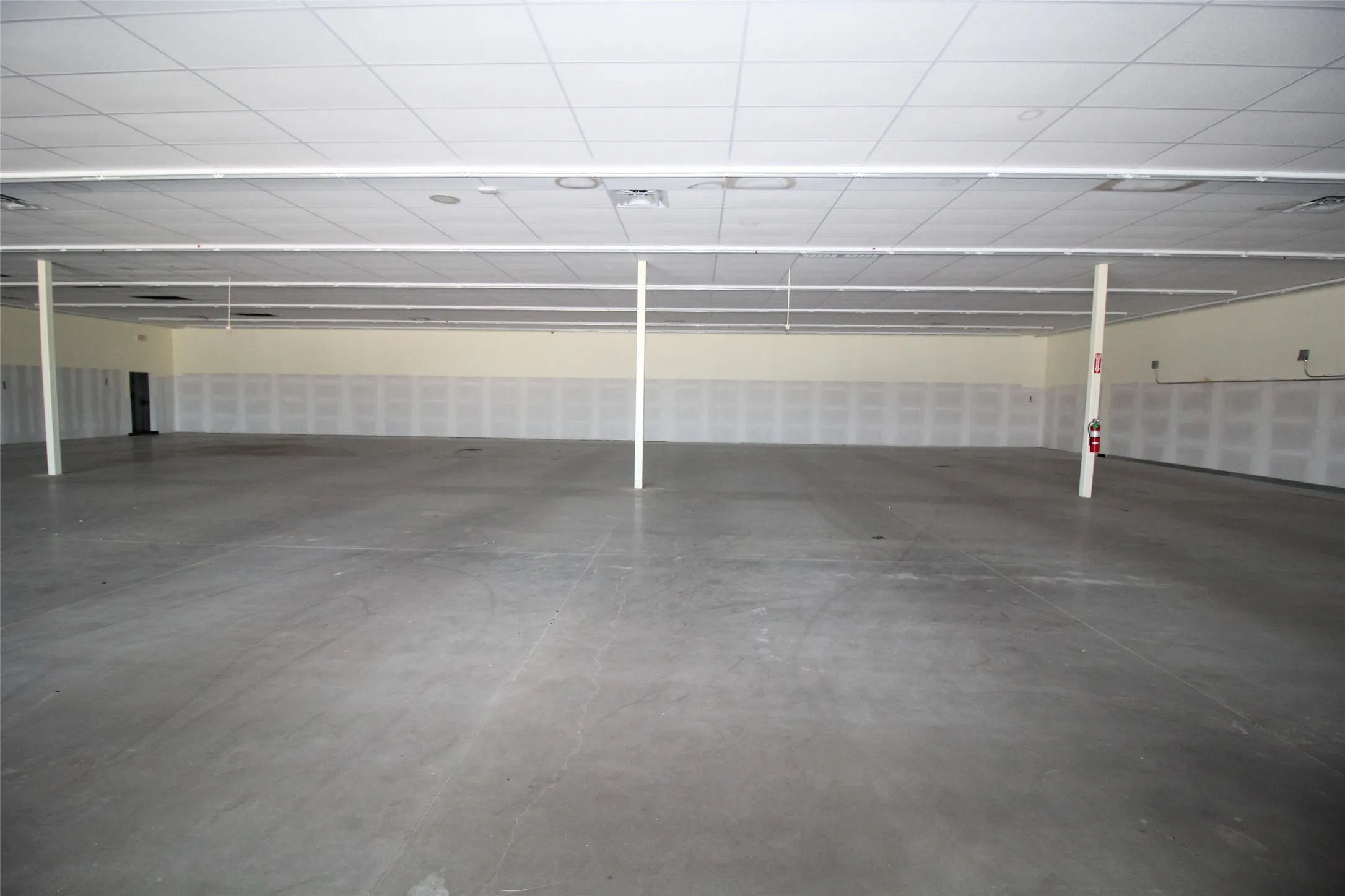 Retail For Sale in Knox County , 302 N Birch Avenue, Munday, Texas 76371, 0, 0, Garage spaces, 0 Sqft, built in 2021, Preowned, mls#20983977, Real Estate Agent in Munday, Homes For Sale in Knox county, Homes For Sale in Munday, Realtor in Munday Texas, Real Estate Brokerage Independent Realty Texas, Luminita Cordes Realtor
