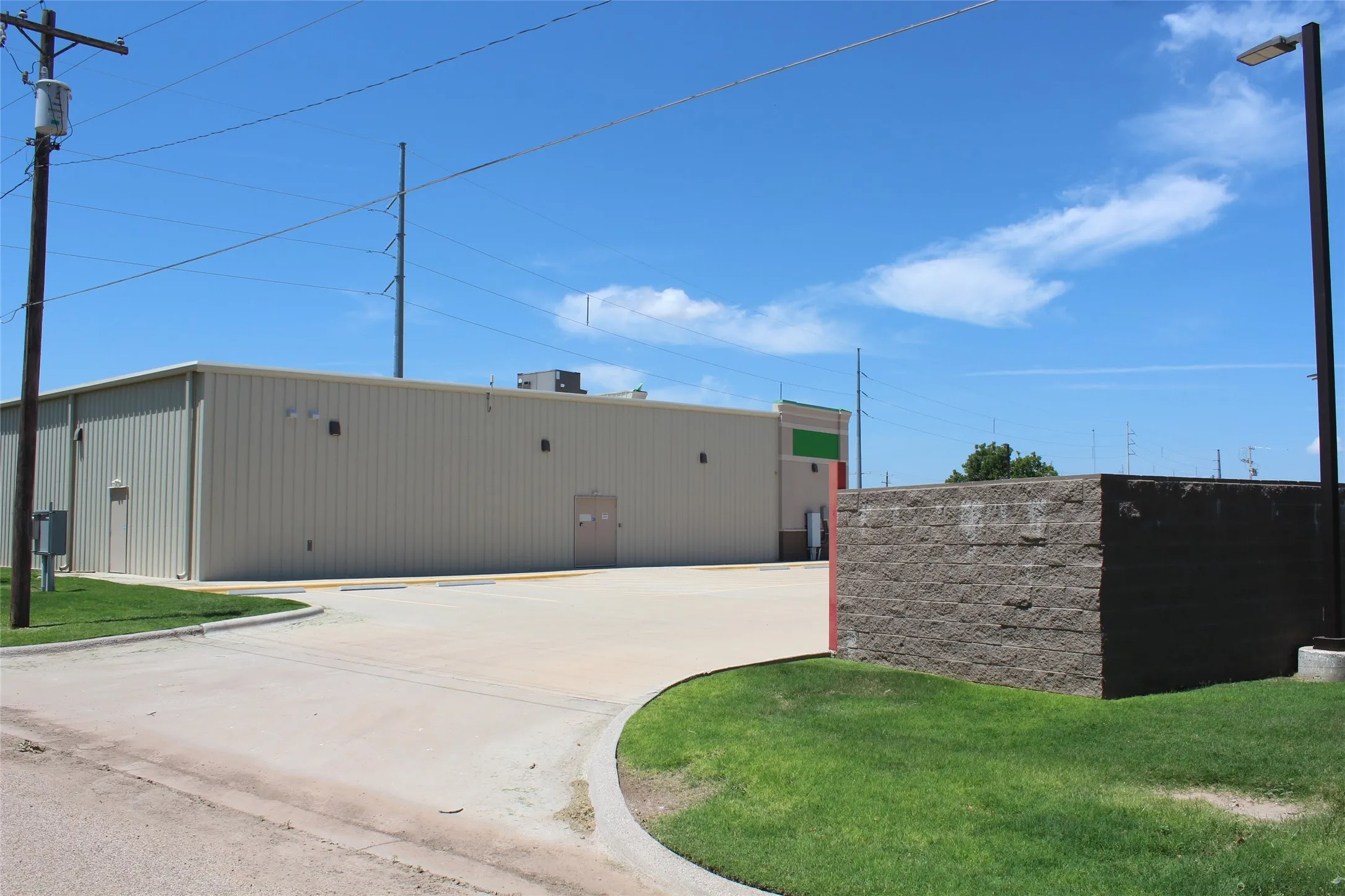 Retail For Sale in Knox County , 302 N Birch Avenue, Munday, Texas 76371, 0, 0, Garage spaces, 0 Sqft, built in 2021, Preowned, mls#20983977, Real Estate Agent in Munday, Homes For Sale in Knox county, Homes For Sale in Munday, Realtor in Munday Texas, Real Estate Brokerage Independent Realty Texas, Luminita Cordes Realtor