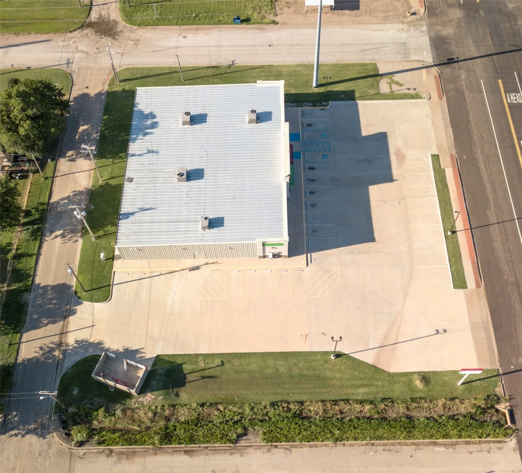 Retail For Sale in Knox County , 302 N Birch Avenue, Munday, Texas 76371, 0, 0, Garage spaces, 0 Sqft, built in 2021, Preowned, mls#20983977, Real Estate Agent in Munday, Homes For Sale in Knox county, Homes For Sale in Munday, Realtor in Munday Texas, Real Estate Brokerage Independent Realty Texas, Luminita Cordes Realtor