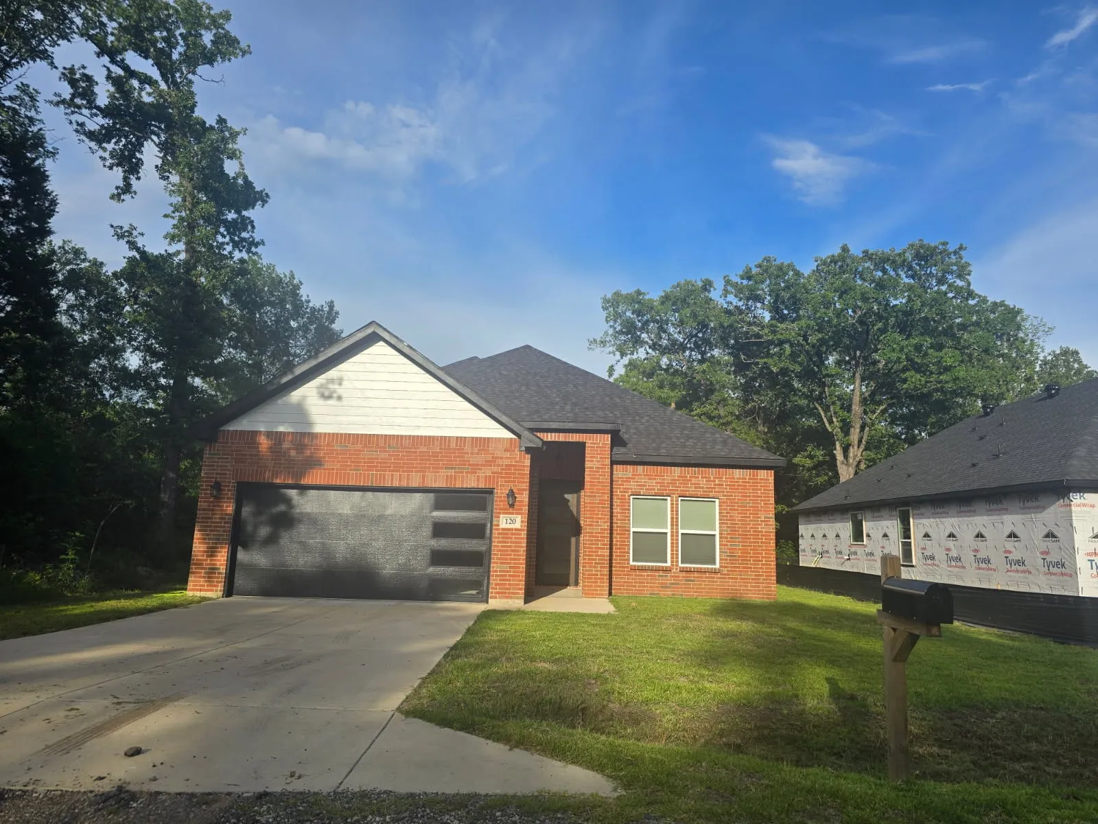 Single Family Residence For Sale in Henderson County , 120 Dogwood Drive, Trinidad, Texas 75163, 3 Bedrooms, 2 Bathrooms, 2 Garage spaces, 1,823 Sqft, built in 2023, Preowned, Price $293,500, mls#20984246, Real Estate Agent in Trinidad, Homes For Sale in Henderson county, Homes For Sale in Trinidad, Realtor in Trinidad Texas, Real Estate Brokerage Independent Realty Texas, Luminita Cordes Realtor