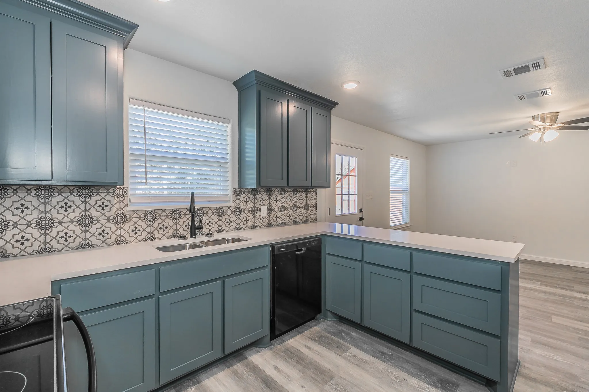 Single Family Residence For Sale in Johnson County , 105 Red Oak Street, Alvarado, Texas 76009, 3 Bedroom, 2 Bathroom, Garage spaces, 1,120 Sqft, built in 2025, mls#20984406, Real Estate Agent in Alvarado, Homes For Sale in Johnson county, Homes For Sale in Alvarado, Realtor in Alvarado Texas, Real Estate Brokerage Independent Realty Texas, Luminita Cordes Realtor