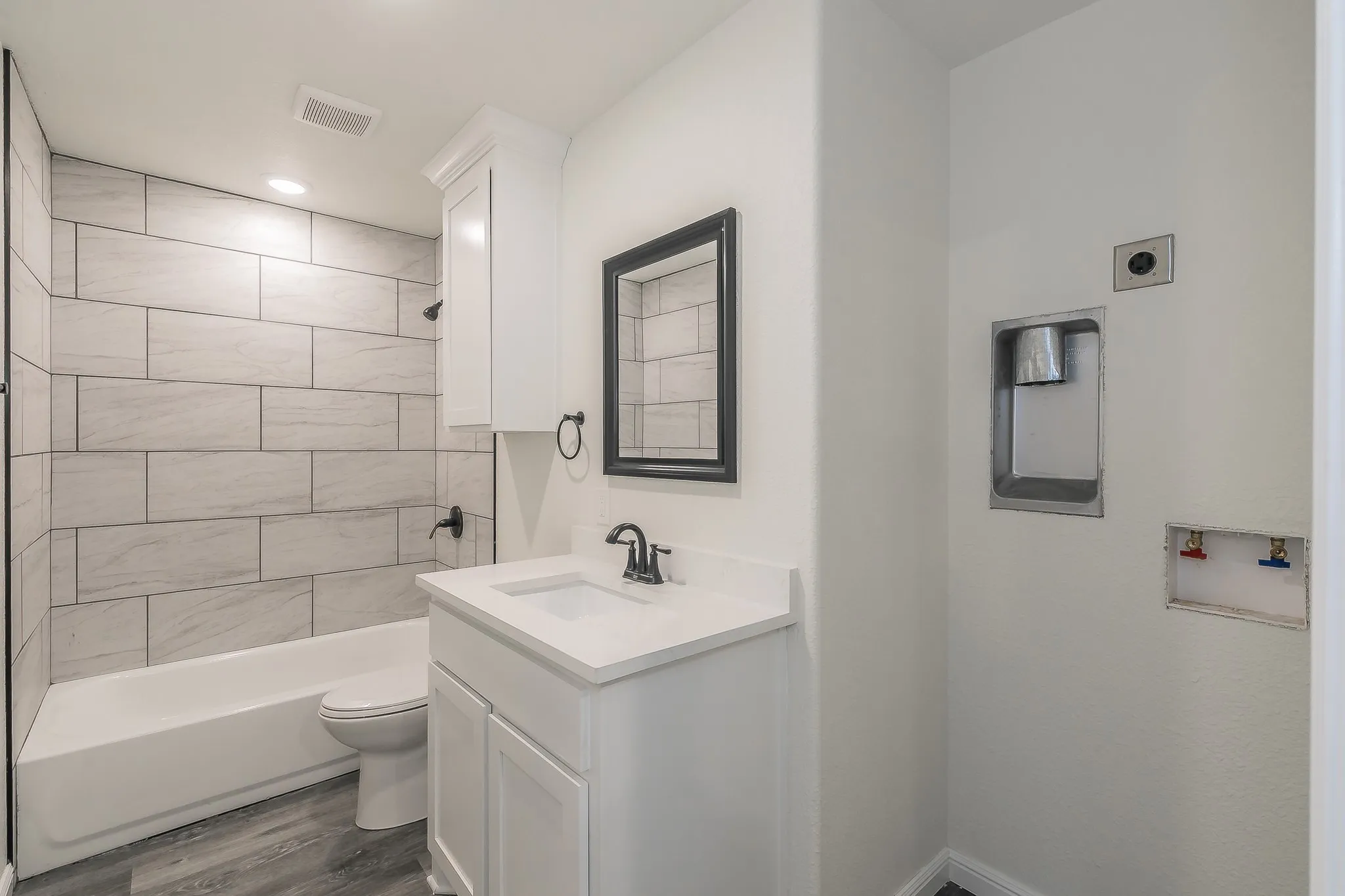 Single Family Residence For Sale in Johnson County , 105 Red Oak Street, Alvarado, Texas 76009, 3 Bedroom, 2 Bathroom, Garage spaces, 1,120 Sqft, built in 2025, mls#20984406, Real Estate Agent in Alvarado, Homes For Sale in Johnson county, Homes For Sale in Alvarado, Realtor in Alvarado Texas, Real Estate Brokerage Independent Realty Texas, Luminita Cordes Realtor