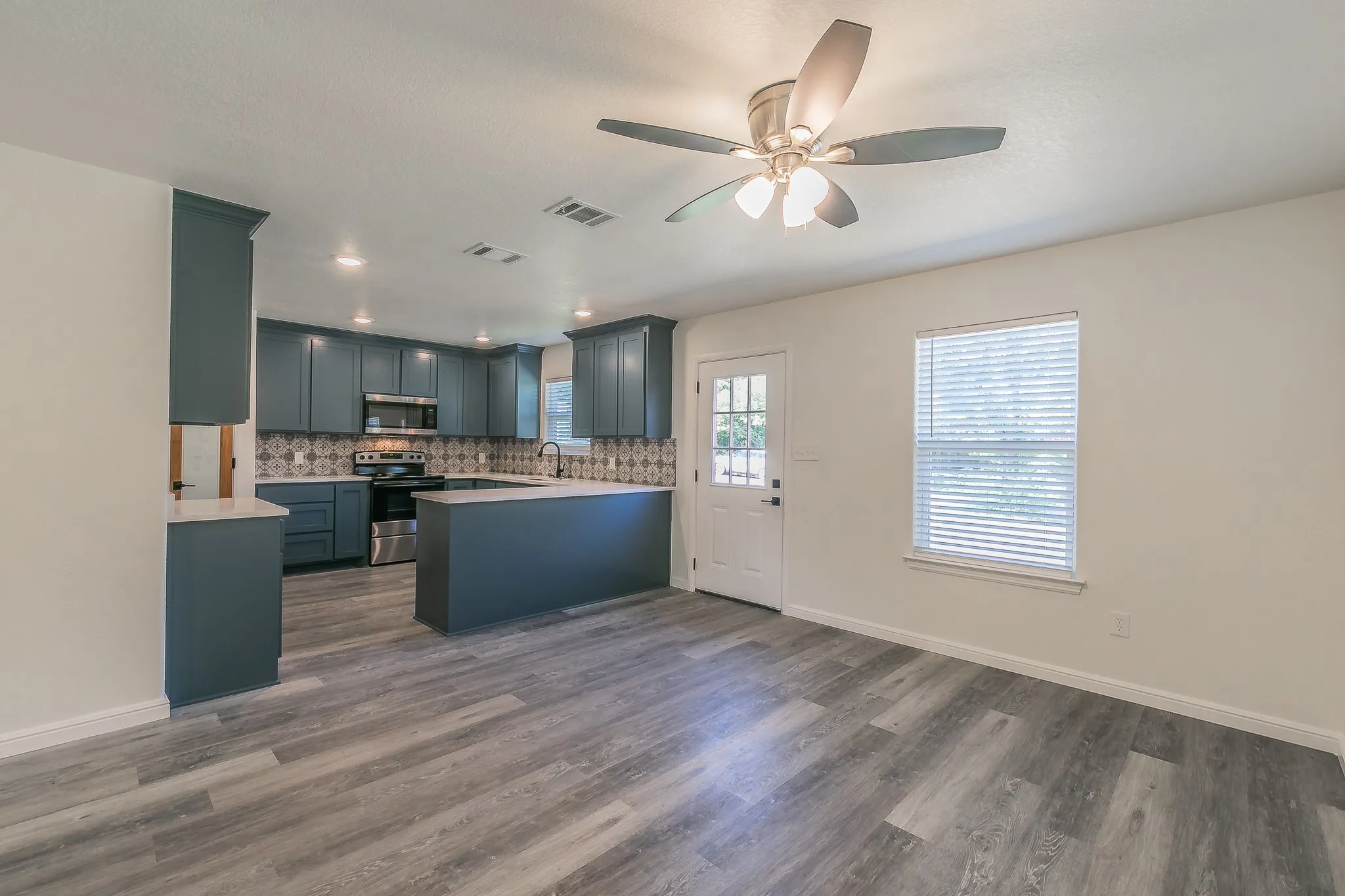 Single Family Residence For Sale in Johnson County , 105 Red Oak Street, Alvarado, Texas 76009, 3 Bedroom, 2 Bathroom, Garage spaces, 1,120 Sqft, built in 2025, mls#20984406, Real Estate Agent in Alvarado, Homes For Sale in Johnson county, Homes For Sale in Alvarado, Realtor in Alvarado Texas, Real Estate Brokerage Independent Realty Texas, Luminita Cordes Realtor