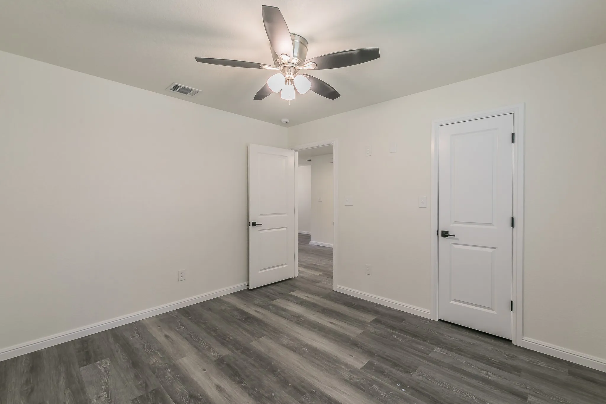 Single Family Residence For Sale in Johnson County , 105 Red Oak Street, Alvarado, Texas 76009, 3 Bedroom, 2 Bathroom, Garage spaces, 1,120 Sqft, built in 2025, mls#20984406, Real Estate Agent in Alvarado, Homes For Sale in Johnson county, Homes For Sale in Alvarado, Realtor in Alvarado Texas, Real Estate Brokerage Independent Realty Texas, Luminita Cordes Realtor