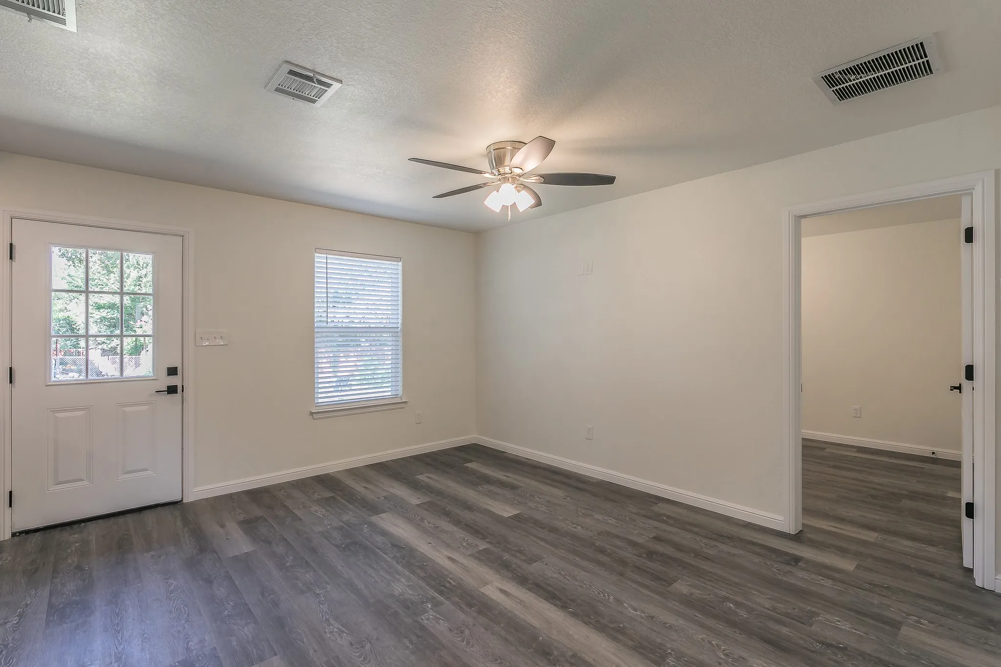 Single Family Residence For Sale in Johnson County , 105 Red Oak Street, Alvarado, Texas 76009, 3 Bedroom, 2 Bathroom, Garage spaces, 1,120 Sqft, built in 2025, mls#20984406, Real Estate Agent in Alvarado, Homes For Sale in Johnson county, Homes For Sale in Alvarado, Realtor in Alvarado Texas, Real Estate Brokerage Independent Realty Texas, Luminita Cordes Realtor
