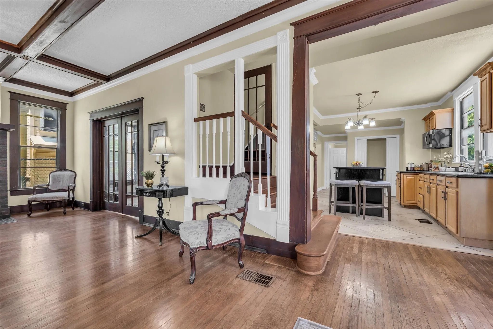 Single Family Residence For Sale in Mc Lennan County , 2215 Morrow Avenue, Waco, Texas 76707, 5 Bedroom, 3 Bathroom, Garage spaces, 2,840 Sqft, built in 1912, mls#20980538, Real Estate Agent in Waco, Homes For Sale in Mc Lennan county, Homes For Sale in Waco, Realtor in Waco Texas, Real Estate Brokerage Independent Realty Texas, Luminita Cordes Realtor