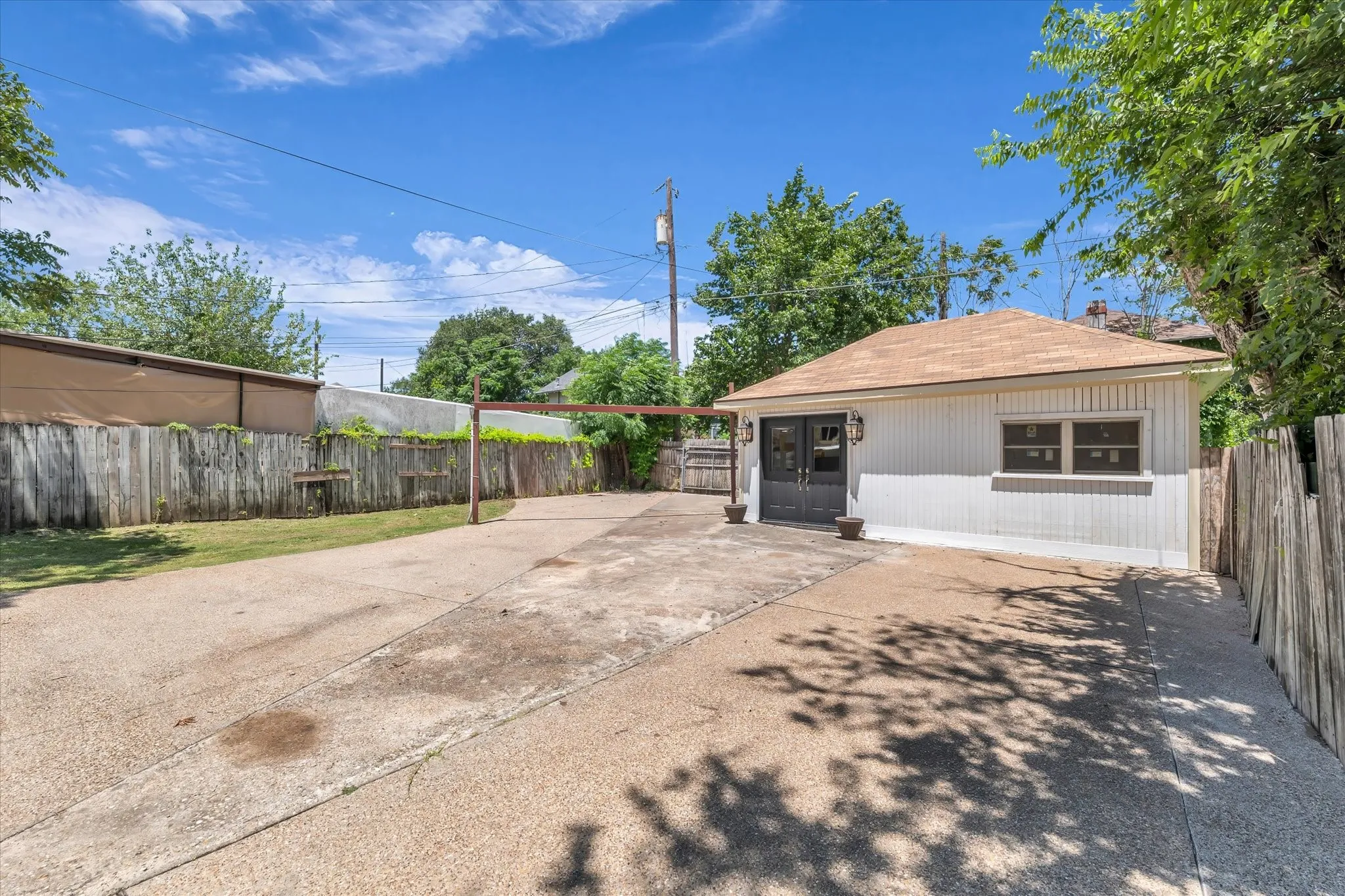 Single Family Residence For Sale in Mc Lennan County , 2215 Morrow Avenue, Waco, Texas 76707, 5 Bedroom, 3 Bathroom, Garage spaces, 2,840 Sqft, built in 1912, mls#20980538, Real Estate Agent in Waco, Homes For Sale in Mc Lennan county, Homes For Sale in Waco, Realtor in Waco Texas, Real Estate Brokerage Independent Realty Texas, Luminita Cordes Realtor