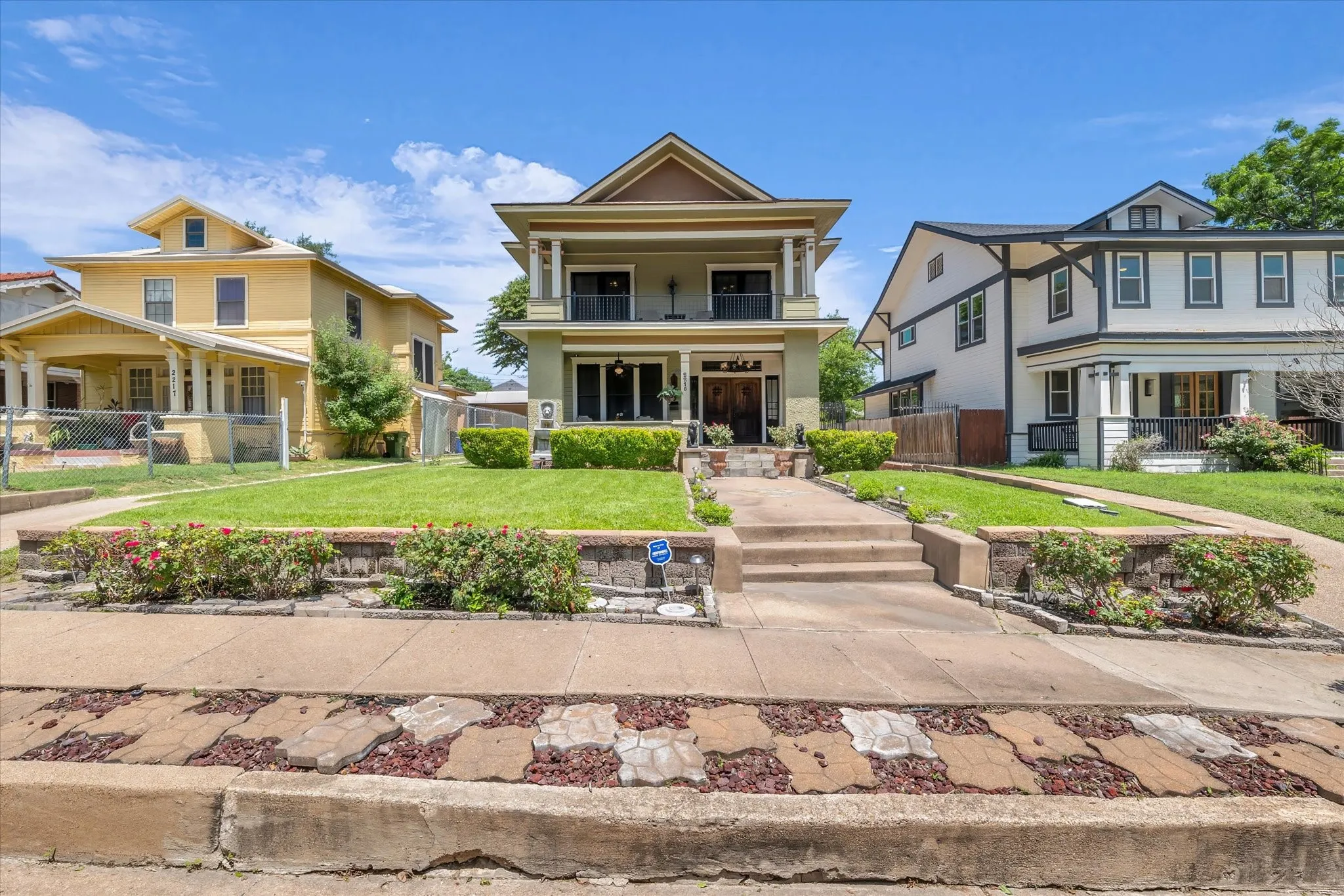 Single Family Residence For Sale in Mc Lennan County , 2215 Morrow Avenue, Waco, Texas 76707, 5 Bedroom, 3 Bathroom, Garage spaces, 2,840 Sqft, built in 1912, mls#20980538, Real Estate Agent in Waco, Homes For Sale in Mc Lennan county, Homes For Sale in Waco, Realtor in Waco Texas, Real Estate Brokerage Independent Realty Texas, Luminita Cordes Realtor