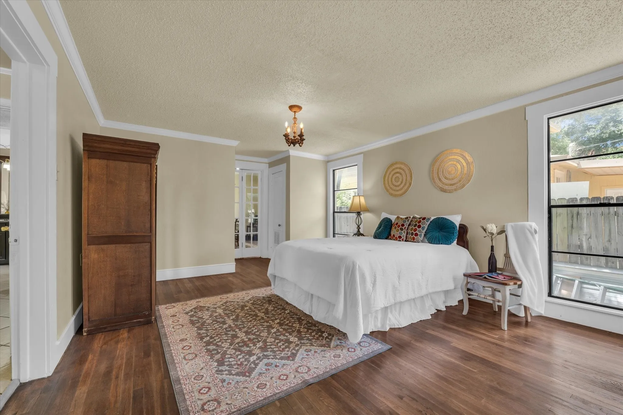 Single Family Residence For Sale in Mc Lennan County , 2215 Morrow Avenue, Waco, Texas 76707, 5 Bedroom, 3 Bathroom, Garage spaces, 2,840 Sqft, built in 1912, mls#20980538, Real Estate Agent in Waco, Homes For Sale in Mc Lennan county, Homes For Sale in Waco, Realtor in Waco Texas, Real Estate Brokerage Independent Realty Texas, Luminita Cordes Realtor