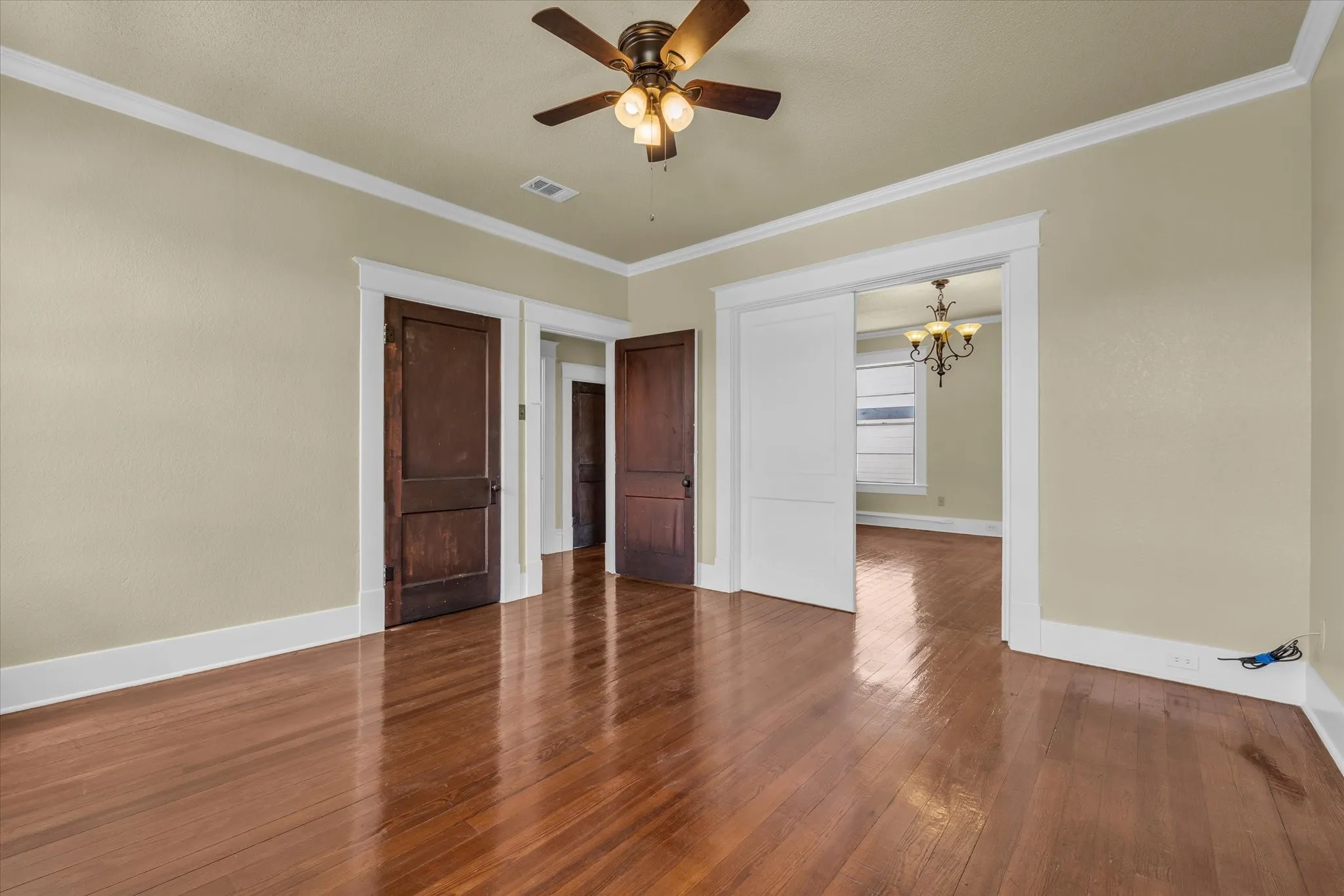 Single Family Residence For Sale in Mc Lennan County , 2215 Morrow Avenue, Waco, Texas 76707, 5 Bedroom, 3 Bathroom, Garage spaces, 2,840 Sqft, built in 1912, mls#20980538, Real Estate Agent in Waco, Homes For Sale in Mc Lennan county, Homes For Sale in Waco, Realtor in Waco Texas, Real Estate Brokerage Independent Realty Texas, Luminita Cordes Realtor