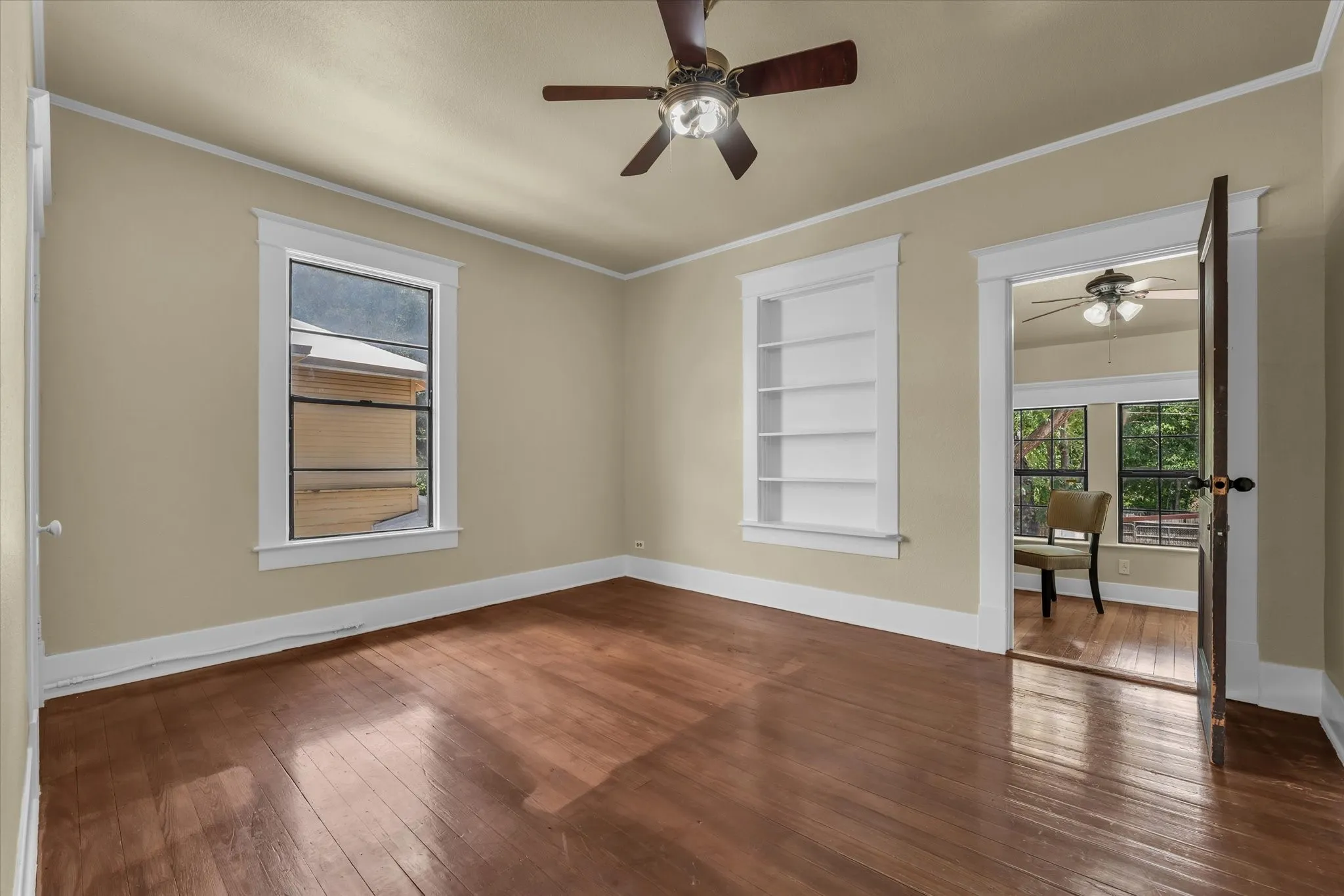 Single Family Residence For Sale in Mc Lennan County , 2215 Morrow Avenue, Waco, Texas 76707, 5 Bedroom, 3 Bathroom, Garage spaces, 2,840 Sqft, built in 1912, mls#20980538, Real Estate Agent in Waco, Homes For Sale in Mc Lennan county, Homes For Sale in Waco, Realtor in Waco Texas, Real Estate Brokerage Independent Realty Texas, Luminita Cordes Realtor