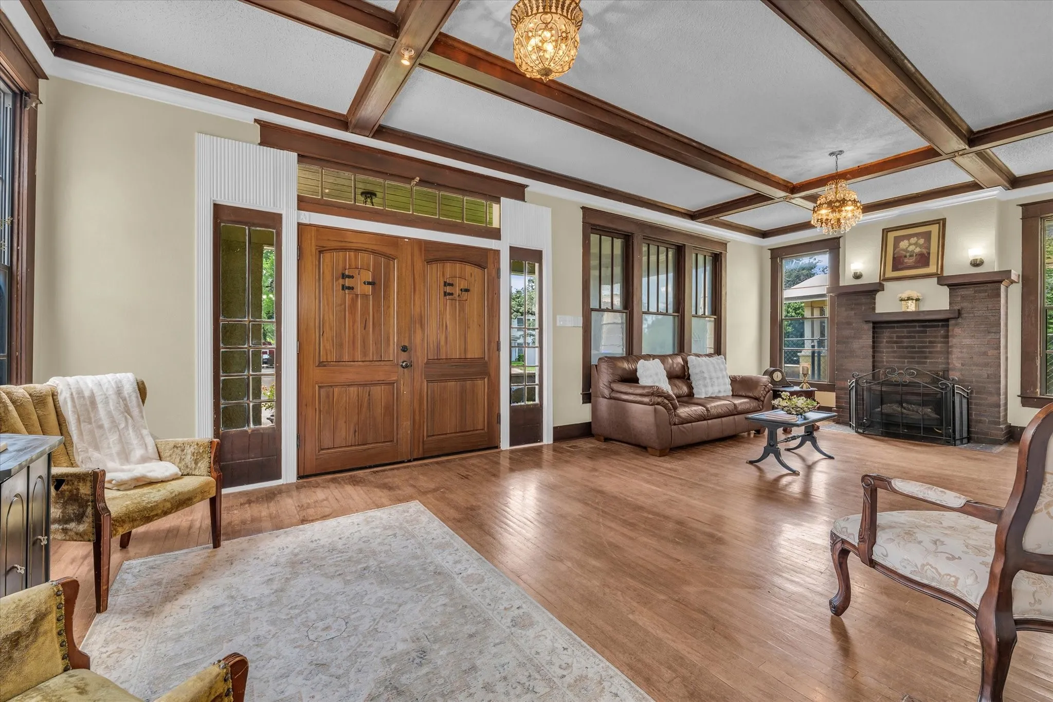Single Family Residence For Sale in Mc Lennan County , 2215 Morrow Avenue, Waco, Texas 76707, 5 Bedroom, 3 Bathroom, Garage spaces, 2,840 Sqft, built in 1912, mls#20980538, Real Estate Agent in Waco, Homes For Sale in Mc Lennan county, Homes For Sale in Waco, Realtor in Waco Texas, Real Estate Brokerage Independent Realty Texas, Luminita Cordes Realtor