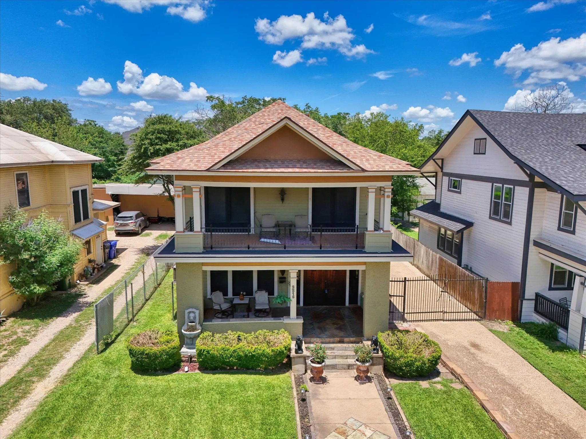 Single Family Residence For Sale in Mc Lennan County , 2215 Morrow Avenue, Waco, Texas 76707, 5 Bedroom, 3 Bathroom, Garage spaces, 2,840 Sqft, built in 1912, mls#20980538, Real Estate Agent in Waco, Homes For Sale in Mc Lennan county, Homes For Sale in Waco, Realtor in Waco Texas, Real Estate Brokerage Independent Realty Texas, Luminita Cordes Realtor