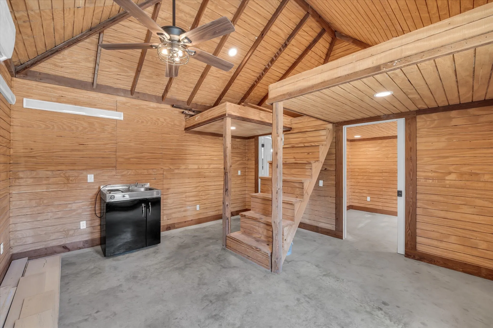 Single Family Residence For Sale in Mc Lennan County , 2215 Morrow Avenue, Waco, Texas 76707, 5 Bedroom, 3 Bathroom, Garage spaces, 2,840 Sqft, built in 1912, mls#20980538, Real Estate Agent in Waco, Homes For Sale in Mc Lennan county, Homes For Sale in Waco, Realtor in Waco Texas, Real Estate Brokerage Independent Realty Texas, Luminita Cordes Realtor