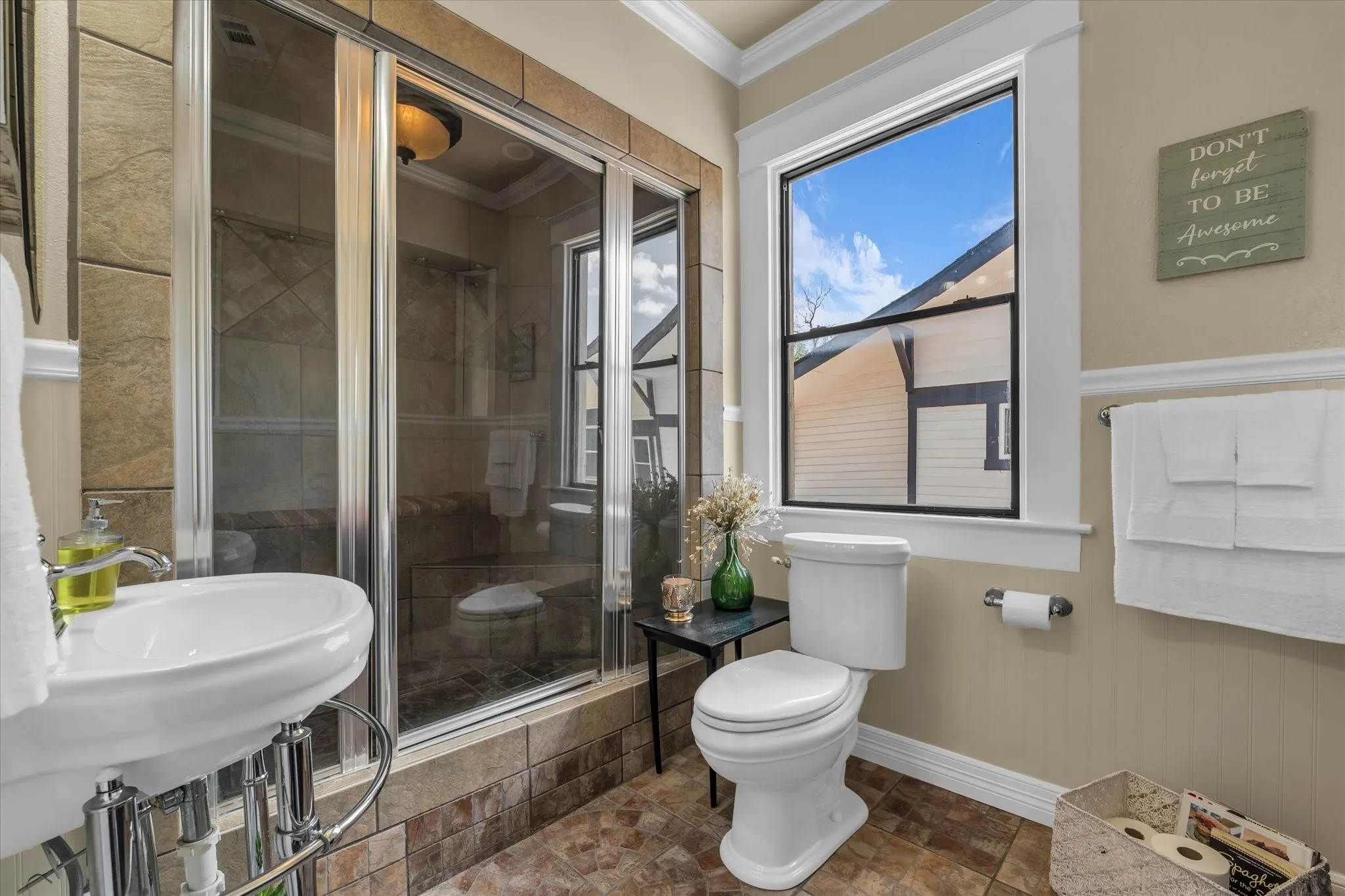 Single Family Residence For Sale in Mc Lennan County , 2215 Morrow Avenue, Waco, Texas 76707, 5 Bedroom, 3 Bathroom, Garage spaces, 2,840 Sqft, built in 1912, mls#20980538, Real Estate Agent in Waco, Homes For Sale in Mc Lennan county, Homes For Sale in Waco, Realtor in Waco Texas, Real Estate Brokerage Independent Realty Texas, Luminita Cordes Realtor