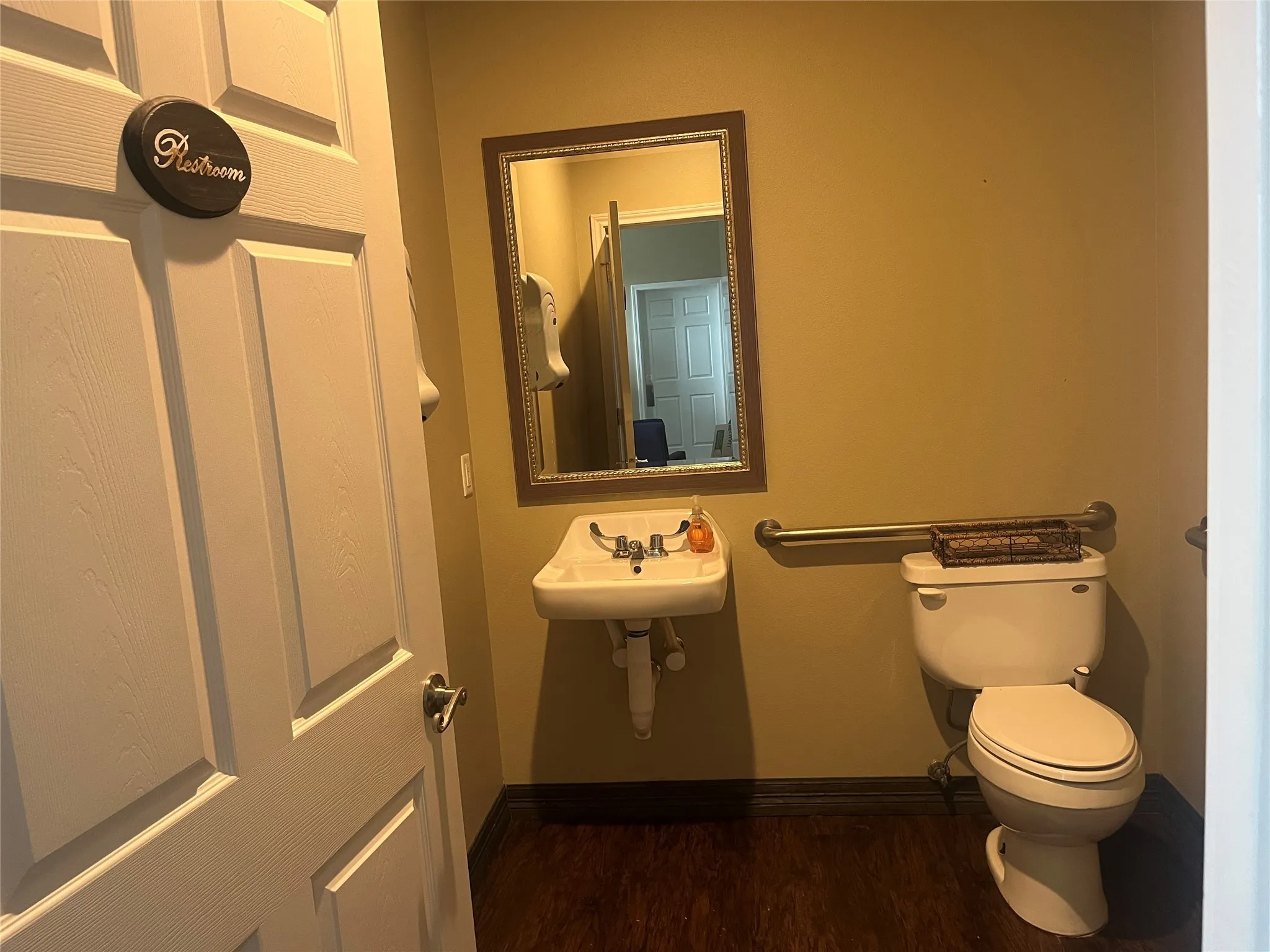 Office For Sale in Smith County , 1404 Rice Road 200, 300, Tyler, Texas 75703, 0, 0, Garage spaces, 0 Sqft, built in 2007, Preowned, Price $421,000, mls#20981017, Real Estate Agent in Tyler, Homes For Sale in Smith county, Homes For Sale in Tyler, Realtor in Tyler Texas, Real Estate Brokerage Independent Realty Texas, Luminita Cordes Realtor