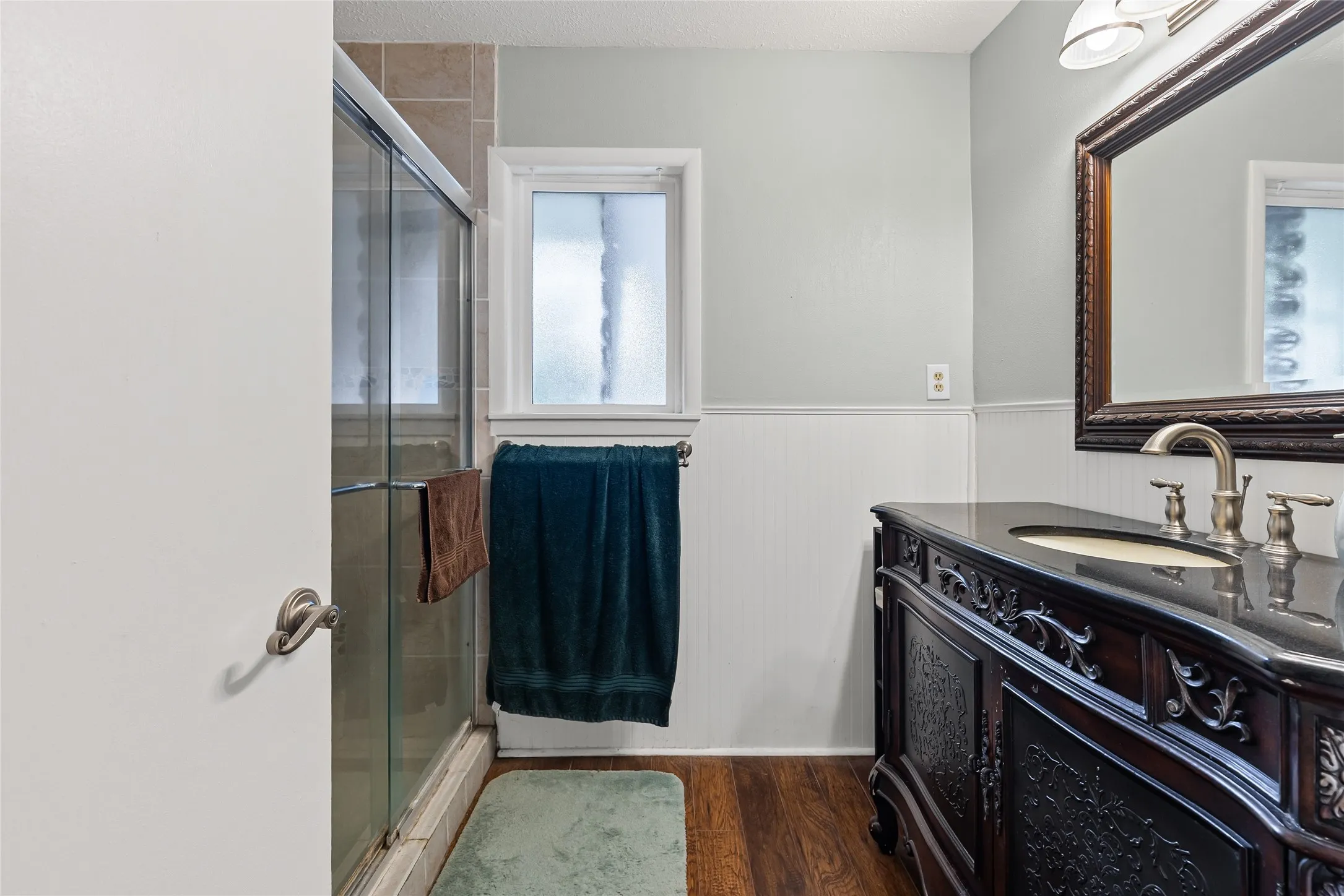 Single Family Residence For Sale in Hunt County , 1302 Culver Street, Commerce, Texas 75428, 3 Bedroom, 3 Bathroom, 2 Garage spaces, 2,950 Sqft, built in 1952, mls#20984899, Real Estate Agent in Commerce, Homes For Sale in Hunt county, Homes For Sale in Commerce, Realtor in Commerce Texas, Real Estate Brokerage Independent Realty Texas, Luminita Cordes Realtor