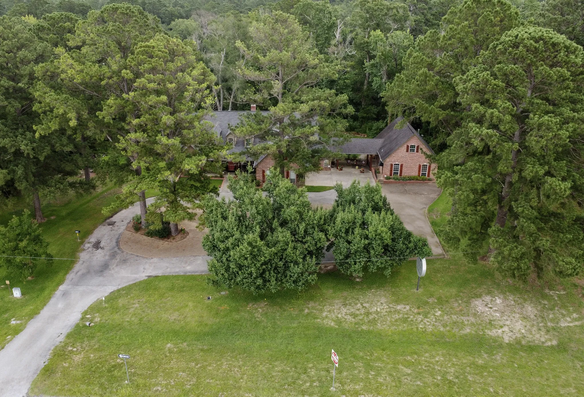 Retail For Sale in Smith County , 19359 Hwy 69 S, Tyler, Texas 75703, 0, 0, Garage spaces, 0 Sqft, built in 1998, Preowned, Price $828,000, mls#20986754, Real Estate Agent in Tyler, Homes For Sale in Smith county, Homes For Sale in Tyler, Realtor in Tyler Texas, Real Estate Brokerage Independent Realty Texas, Luminita Cordes Realtor