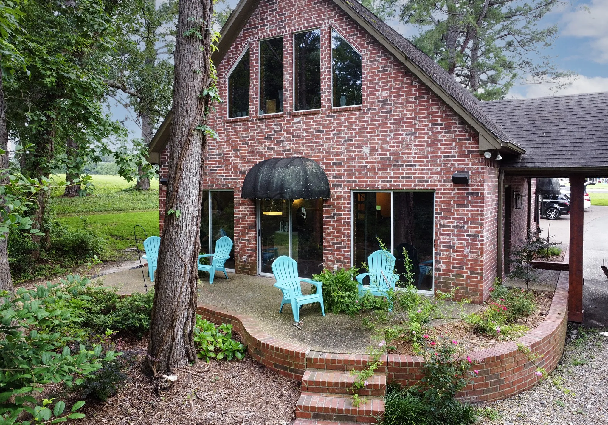 Retail For Sale in Smith County , 19359 Hwy 69 S, Tyler, Texas 75703, 0, 0, Garage spaces, 0 Sqft, built in 1998, Preowned, Price $828,000, mls#20986754, Real Estate Agent in Tyler, Homes For Sale in Smith county, Homes For Sale in Tyler, Realtor in Tyler Texas, Real Estate Brokerage Independent Realty Texas, Luminita Cordes Realtor