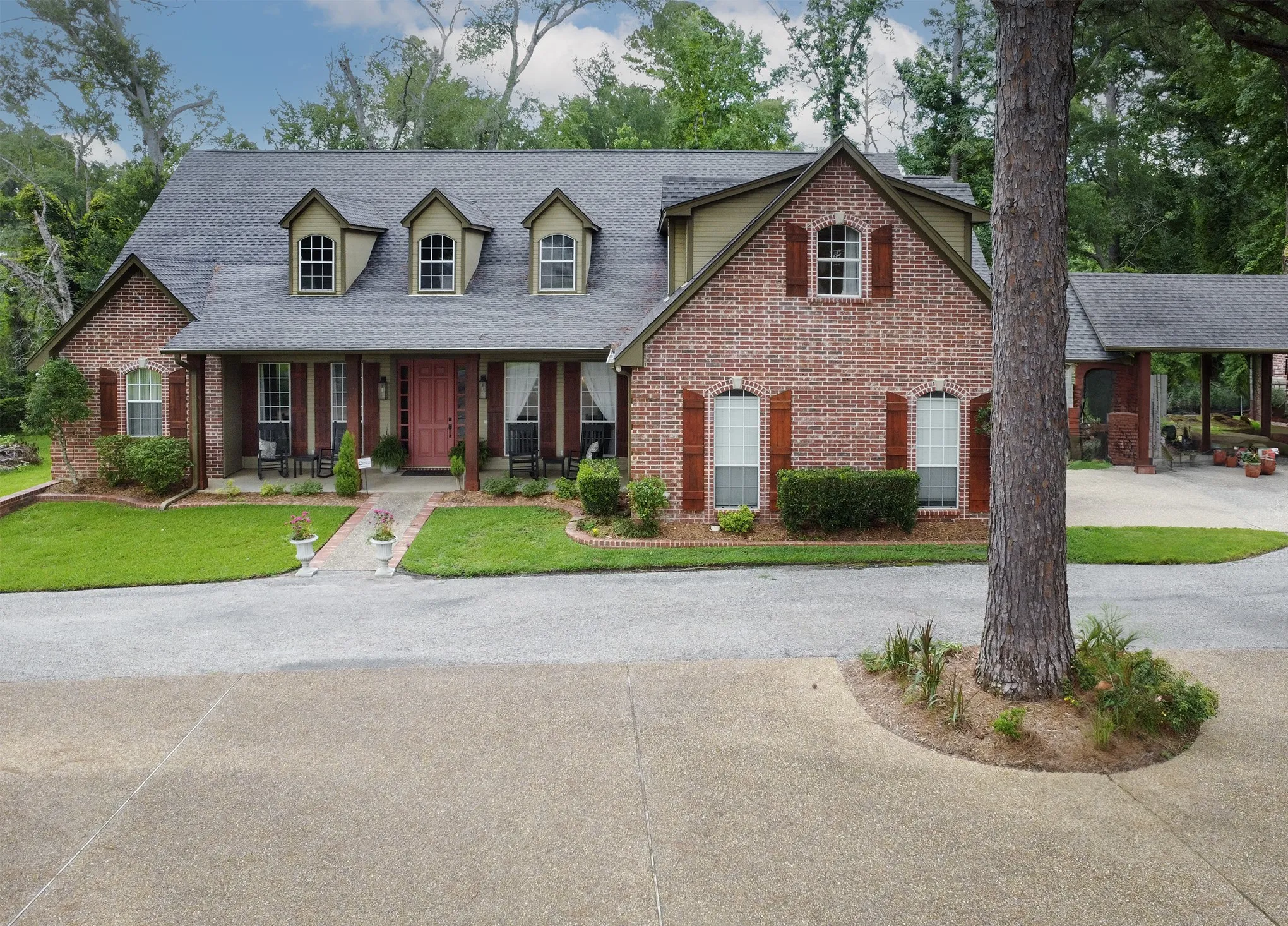 Retail For Sale in Smith County , 19359 Hwy 69 S, Tyler, Texas 75703, 0, 0, Garage spaces, 0 Sqft, built in 1998, Preowned, Price $828,000, mls#20986754, Real Estate Agent in Tyler, Homes For Sale in Smith county, Homes For Sale in Tyler, Realtor in Tyler Texas, Real Estate Brokerage Independent Realty Texas, Luminita Cordes Realtor