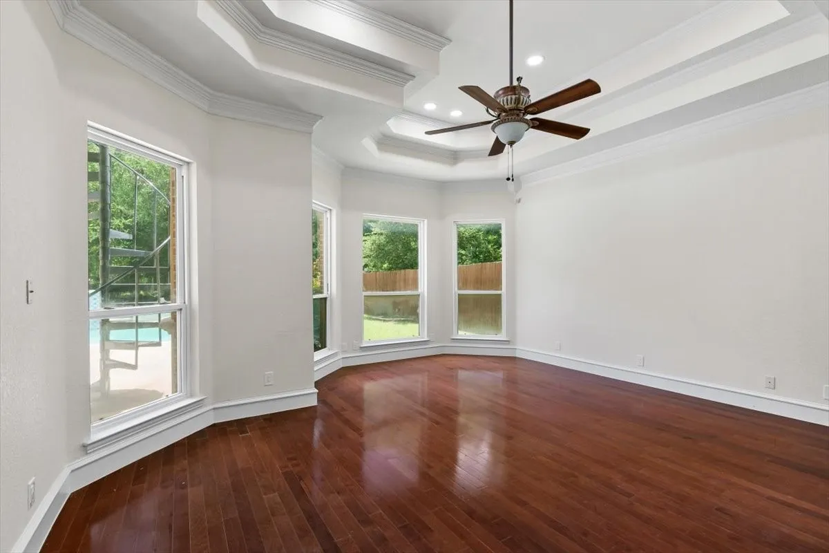 Single Family Residence For Sale in Tarrant County , 8945 Waterchase Circle, Fort Worth, Texas 76120, 5 Bedroom, 5 Bathroom, 3 Garage spaces, 5,125 Sqft, built in 2004, Price $1,130,000, mls#20986437, Real Estate Agent in Fort Worth, Homes For Sale in Tarrant county, Homes For Sale in Fort Worth, Realtor in Fort Worth Texas, Real Estate Brokerage Independent Realty Texas, Luminita Cordes Realtor